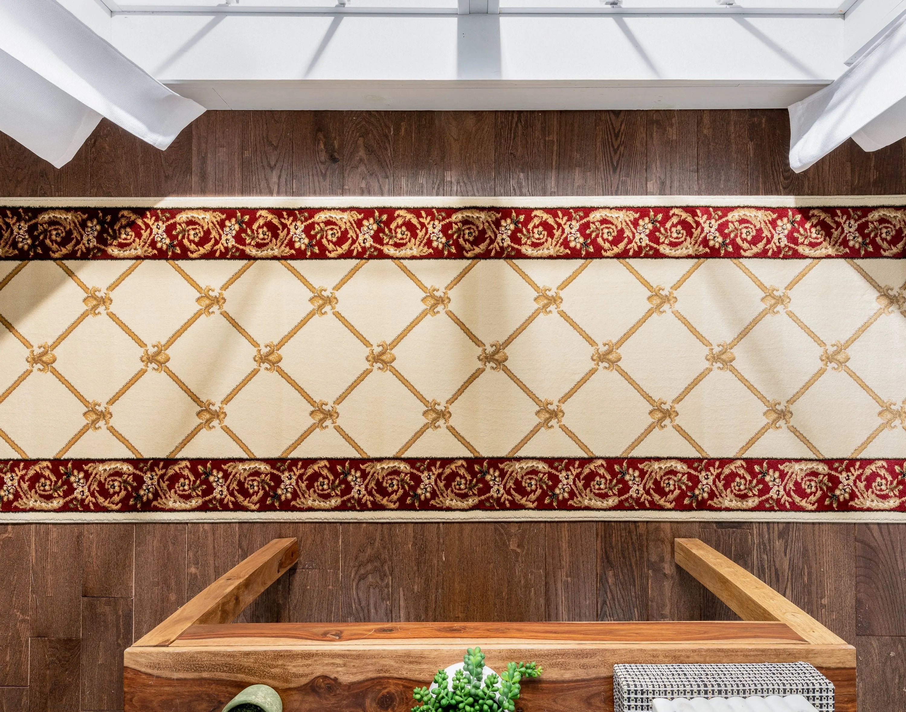 Fleur De Lis Ivory Formal Rug、mySite、gigharbornorthrealestate