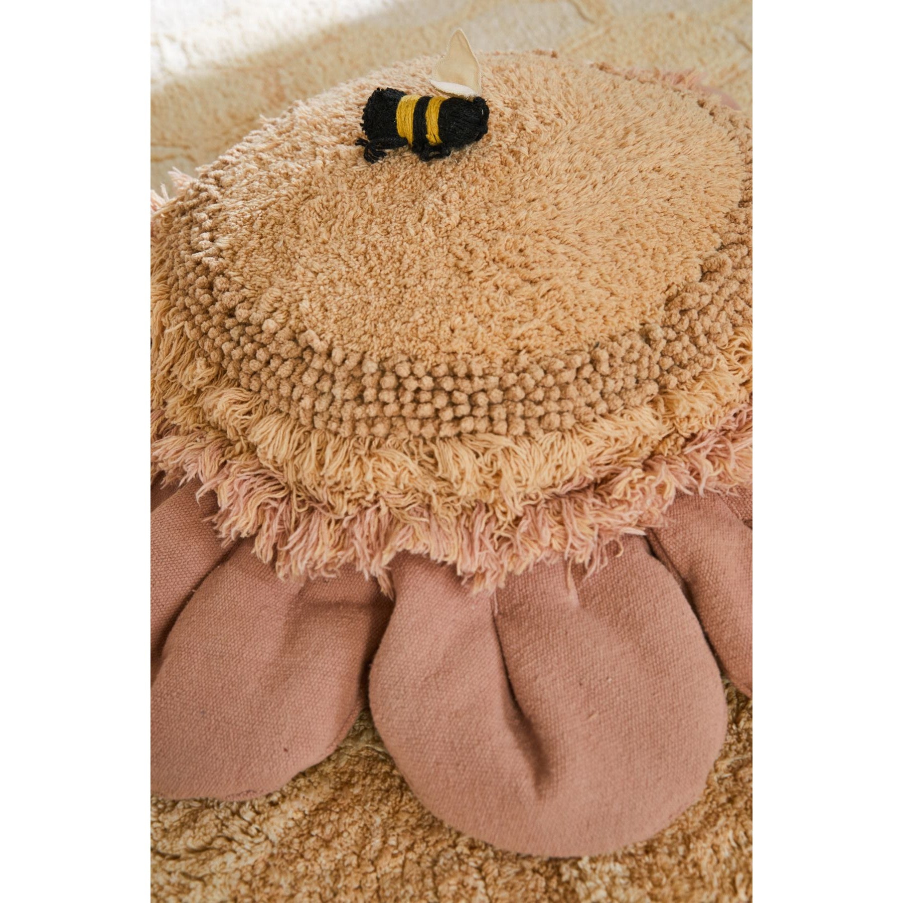 Planet Bee Pink Daisy Floor Cushion、mySite、gigharbornorthrealestate