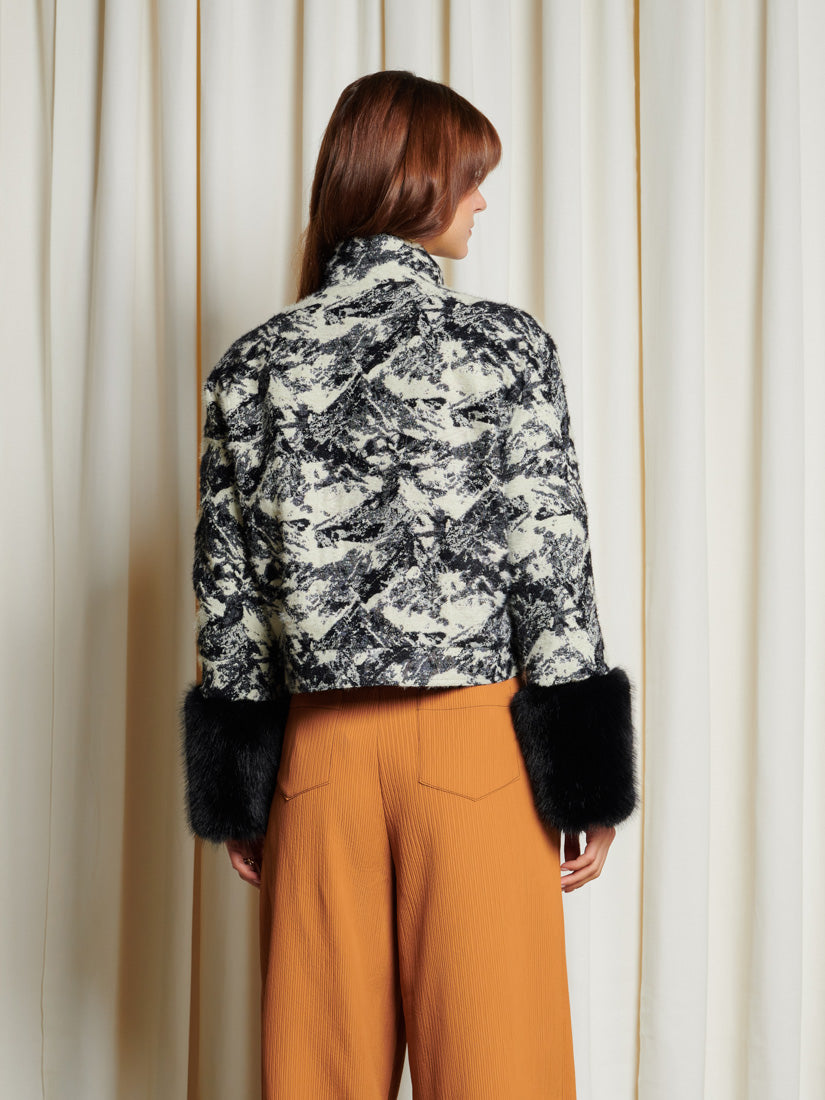 {product_title} - {shop_name}