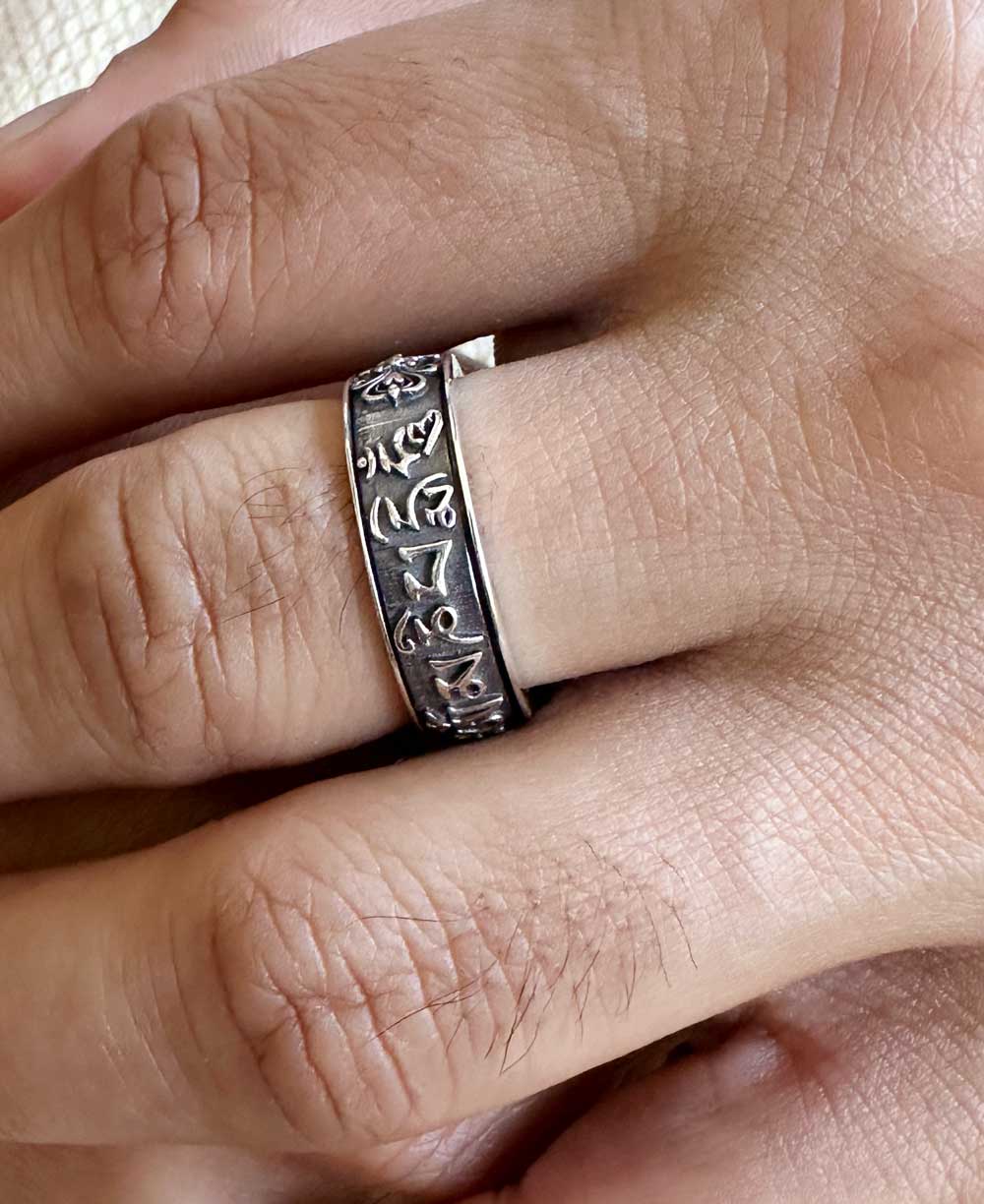 Om Mani Padme Hum Spinning Tibetan Mantra Meditation Ring For Men & Women、mySite、topwebapps