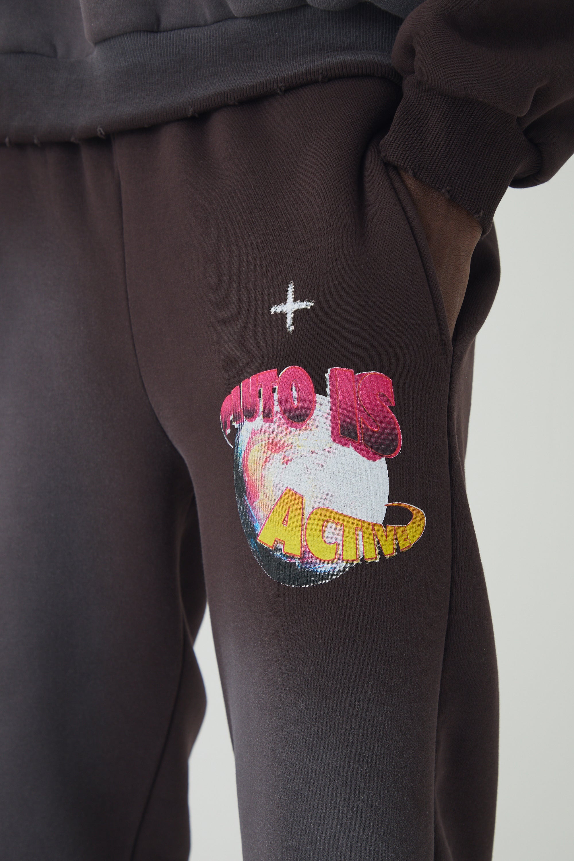  Boohooman Straight Distressed Brushback Joggers Chocolate、mySite、justintrudeaud