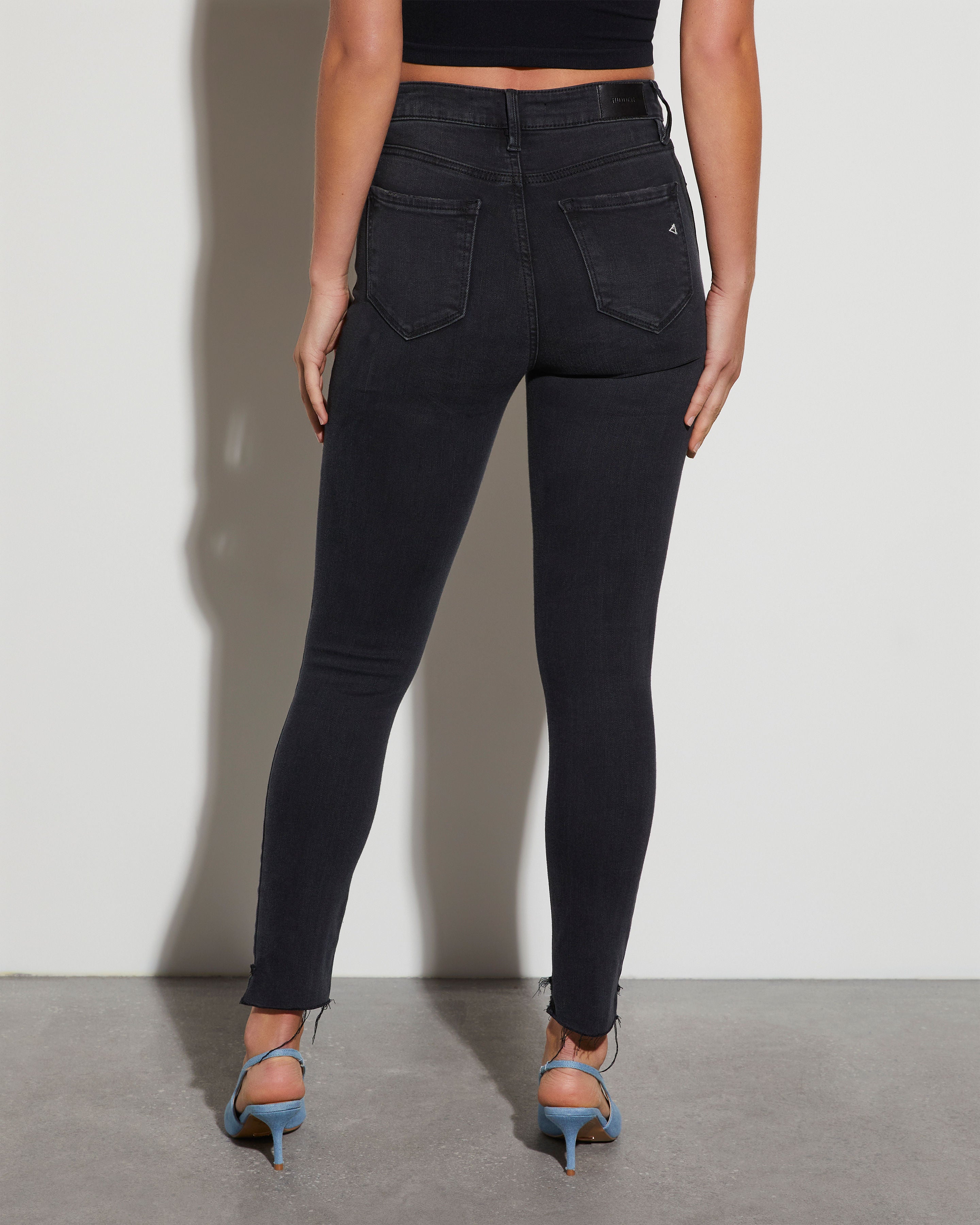 {product_title} - {shop_name}