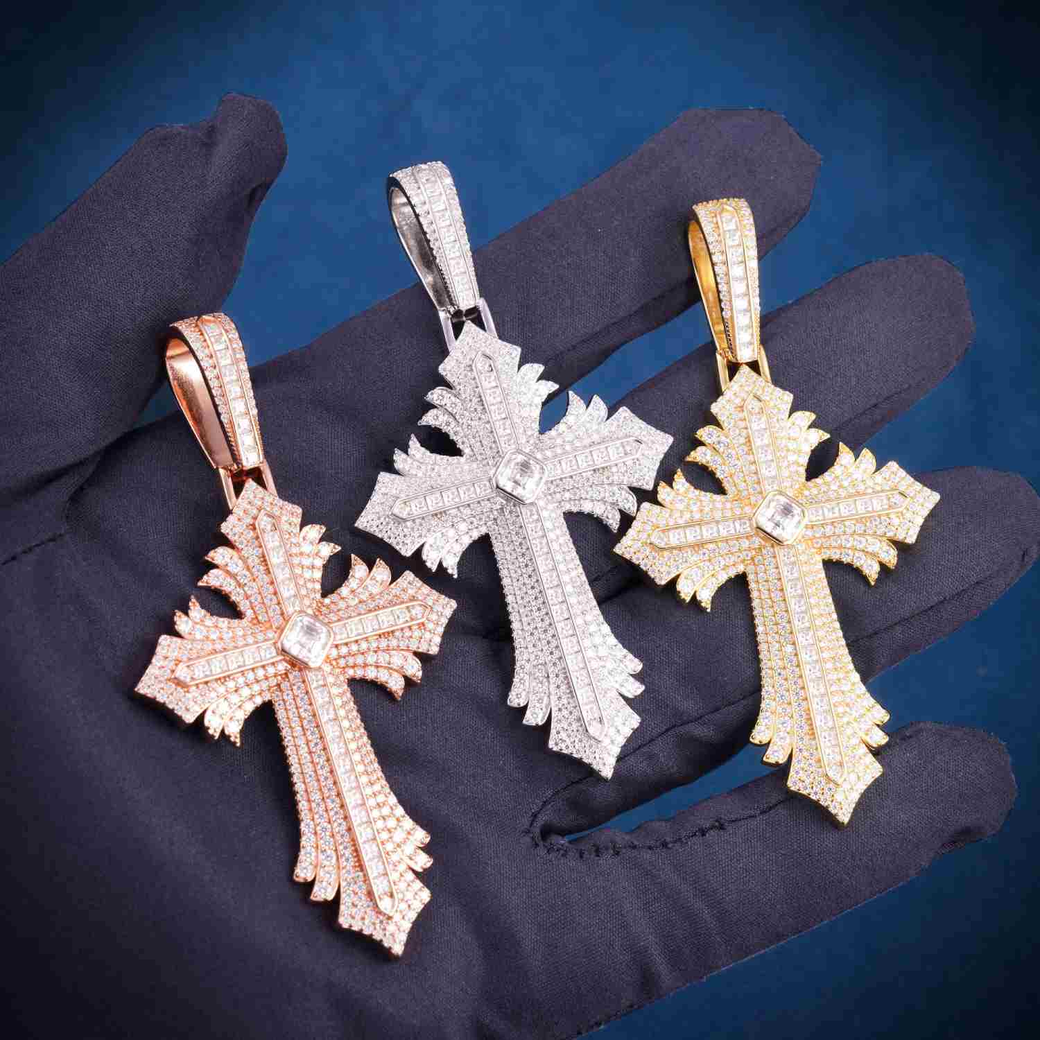 Moissanite Spiked Ornamental Cross Pendant 14K Gold、mySite、hinf8tx79