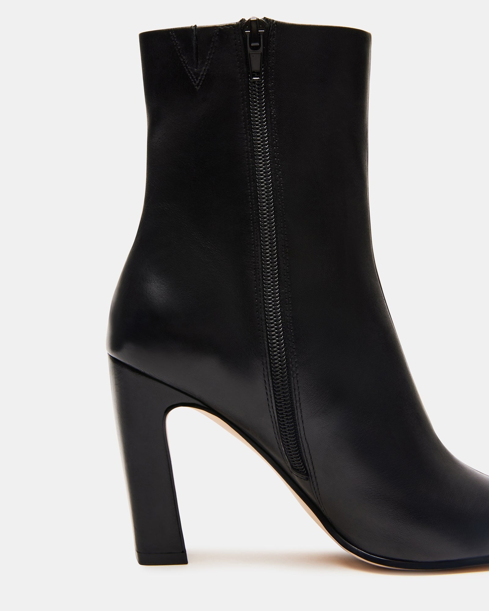 LIZABELLE BLACK LEATHER、mySite、gtrtttuynbv