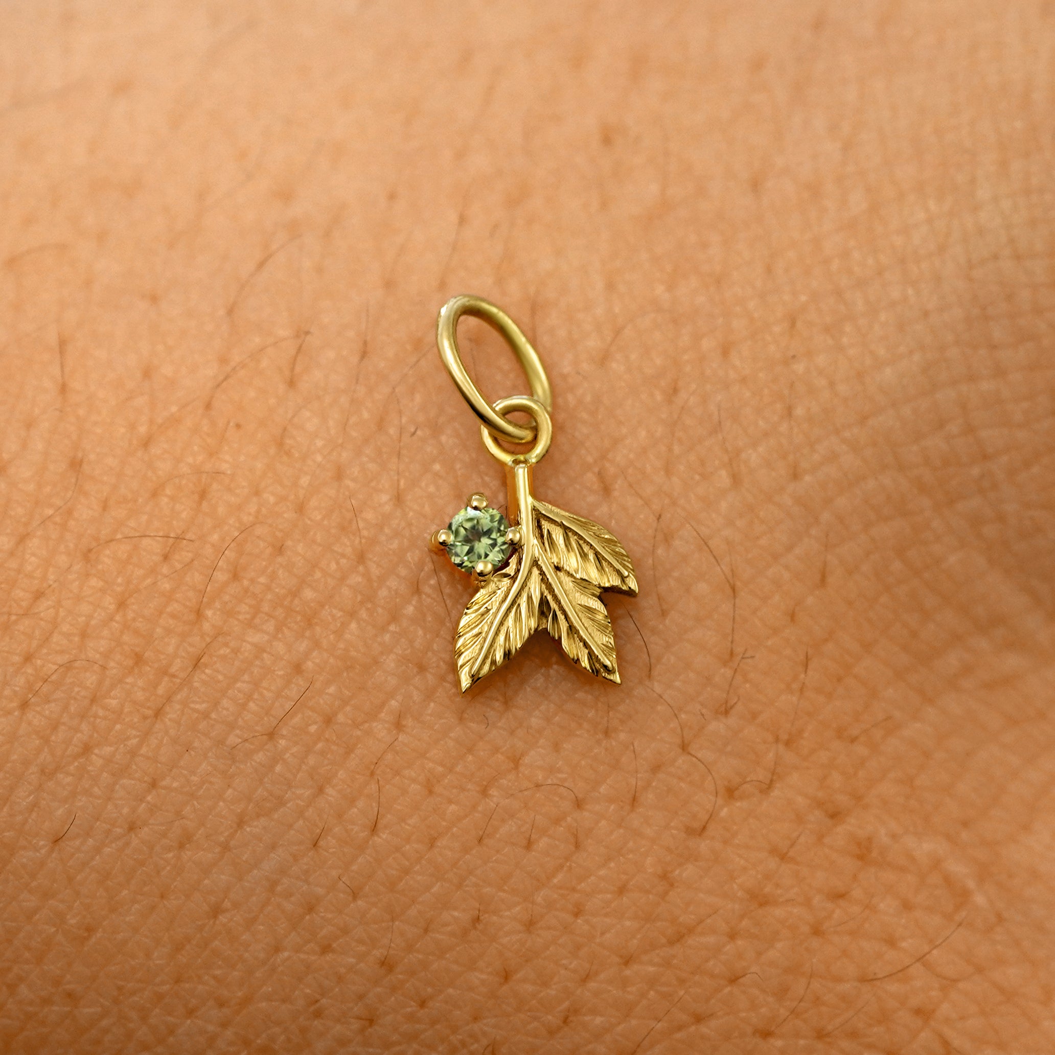 Gemstone 3 Leaves Charm、mySite、hinf8tx79