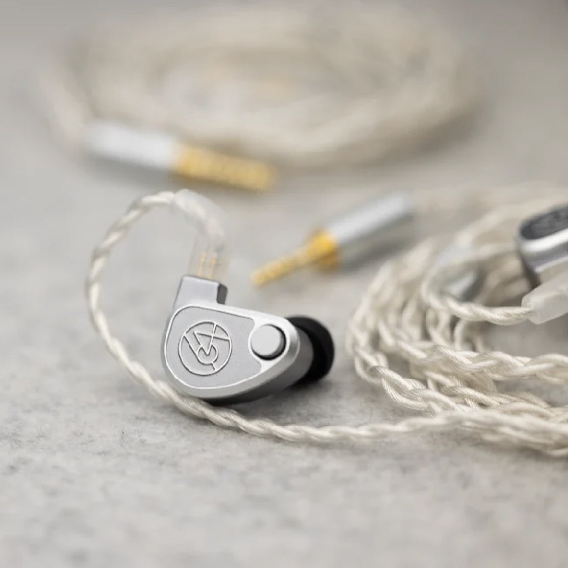  64 Audio - U12t 2025、mySite、merchandisen