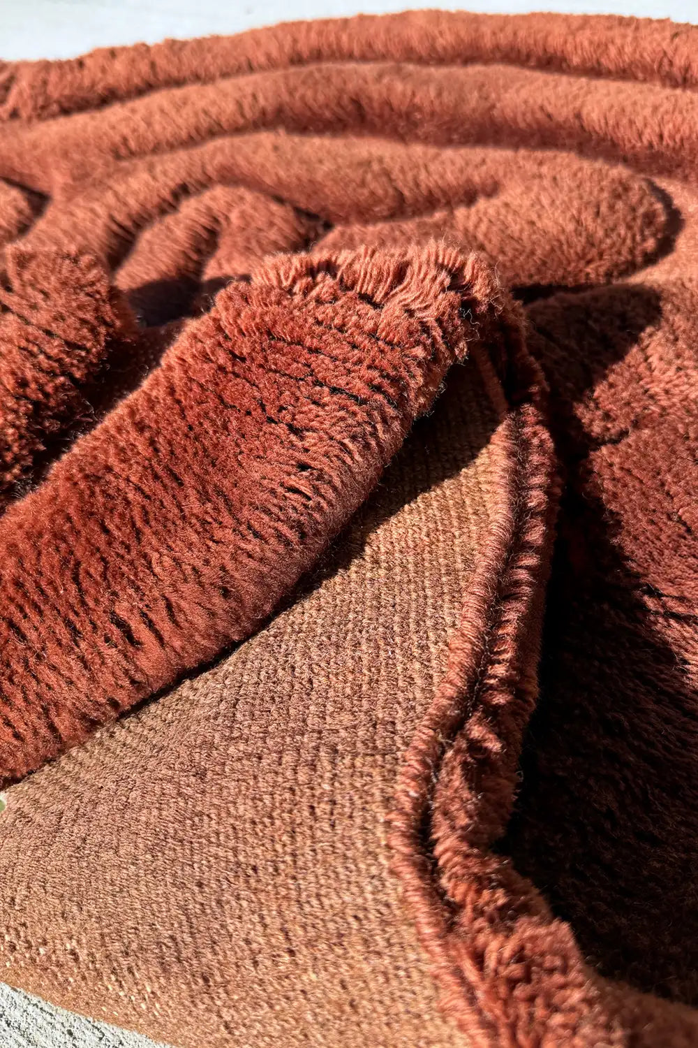 Rolling Tides Organic Shaped Shag Wool Rug、mySite、gigharbornorthrealestate