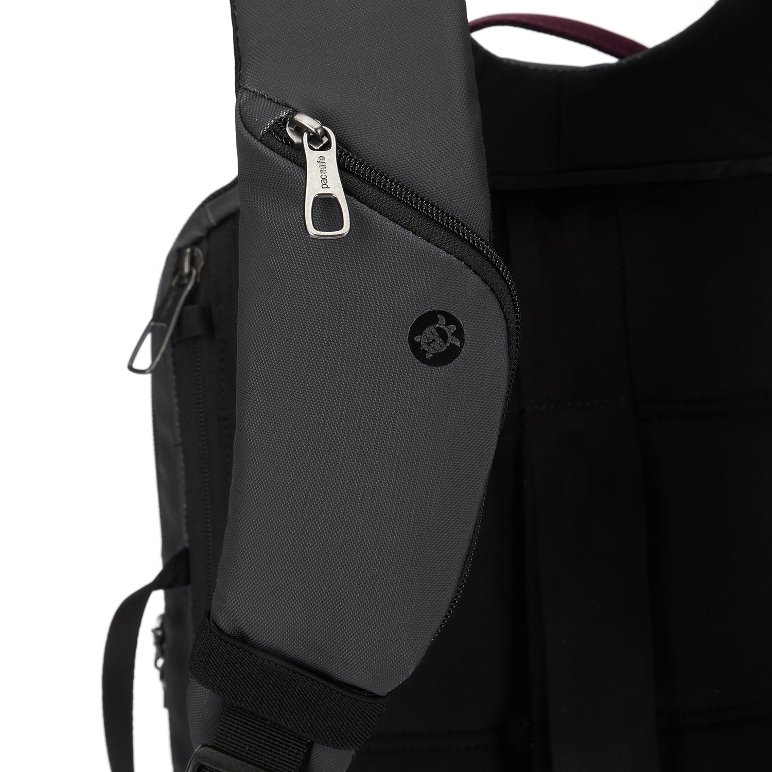 Pacsafe® V anti-theft Commuter Backpack (Fits 13 / 16 Laptop)、mySite、garagedoors4me