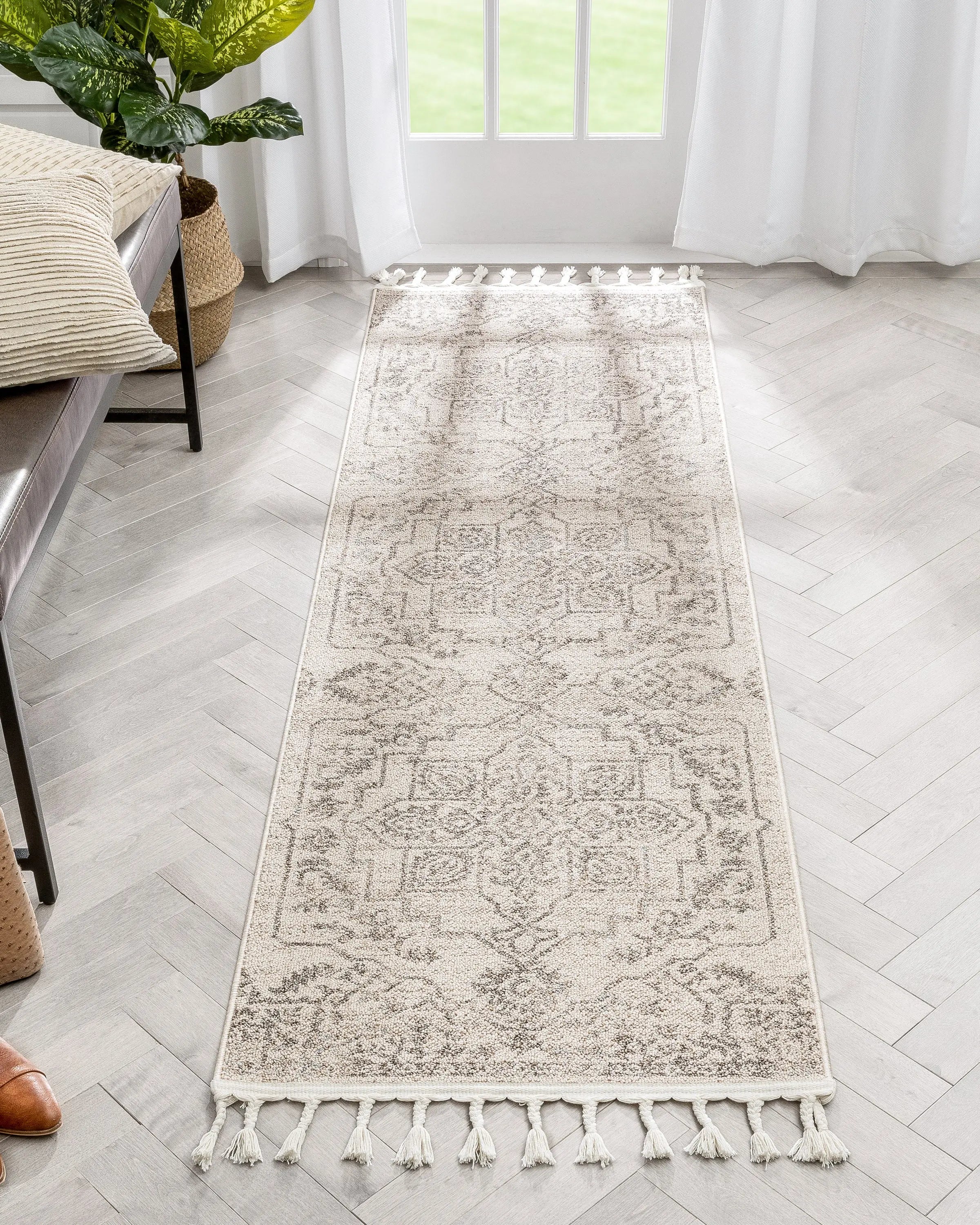 Valentina Oriental Medallion Brown Beige Kilim-Style 5'3 x 7'3 Rug、mySite、gigharbornorthrealestate