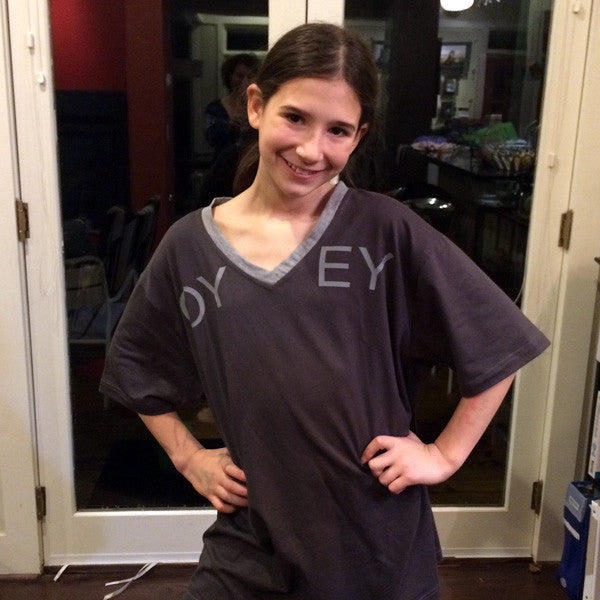 Oy Vey T-Shirt - Like On Modern Family、mySite、topwebapps