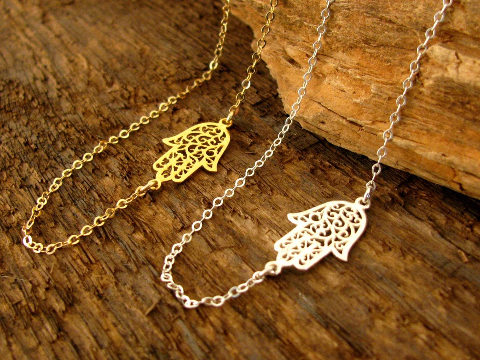 Sideways Lacy Silver or Gold Hamsa Necklace、mySite、topwebapps