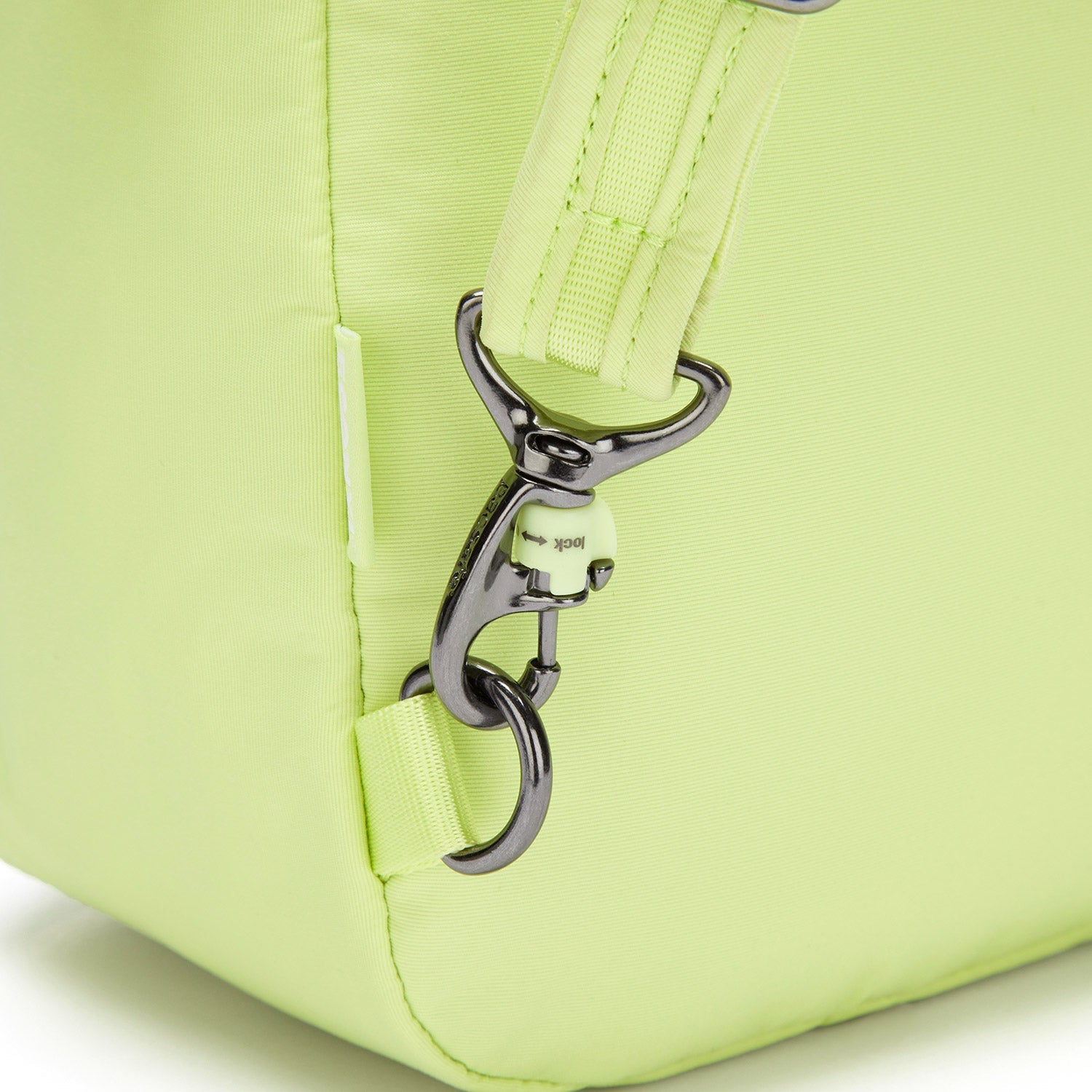 Pacsafe® CX anti-theft convertible backpack、mySite、garagedoors4me