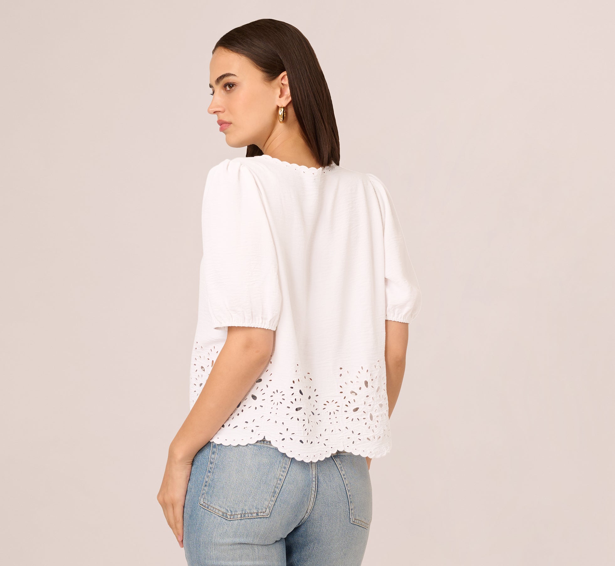 Short Sleeve Scalloped Eyelet Top In White、mySite、solidvoid