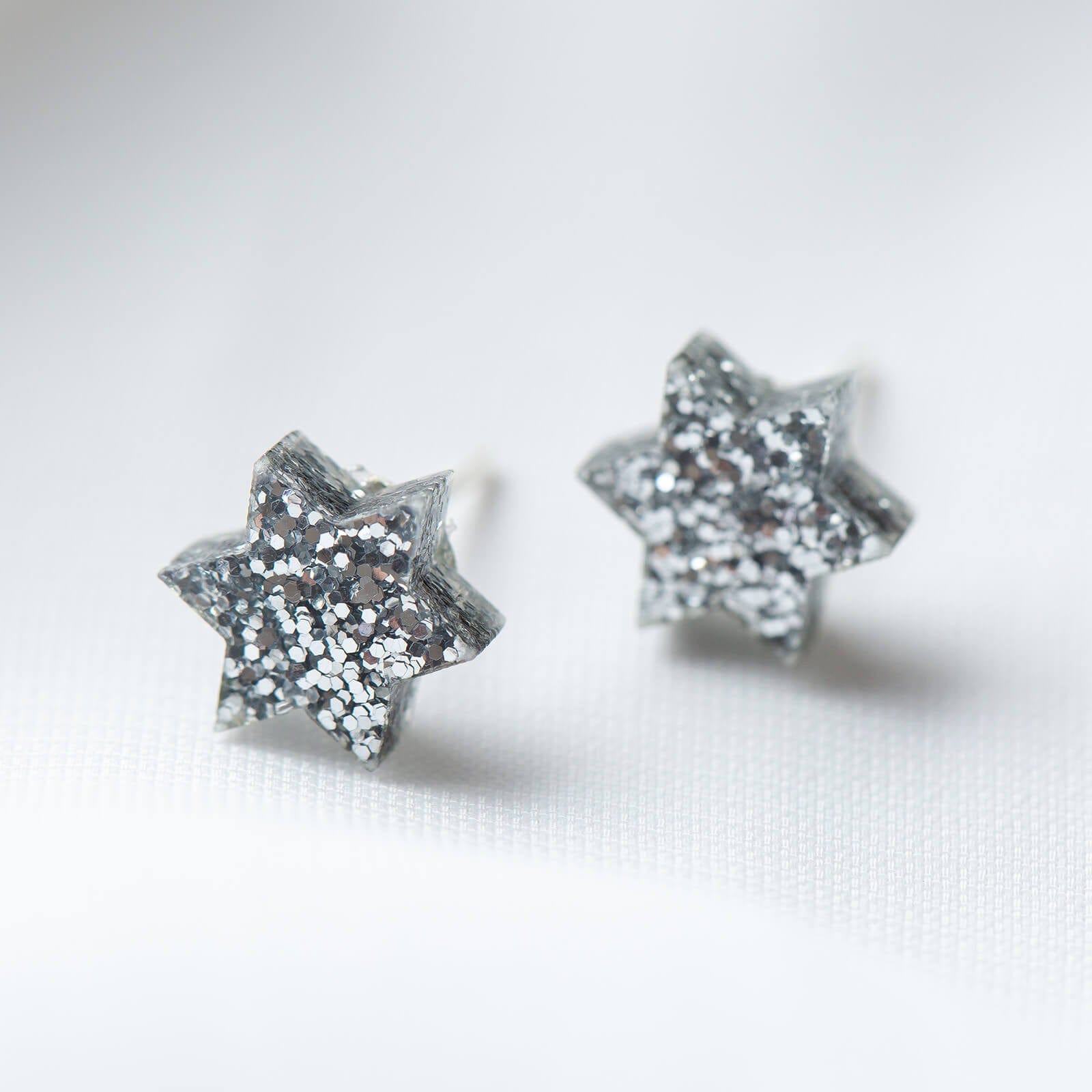 Mini Magen Studs - Silver Glitter、mySite、topwebapps