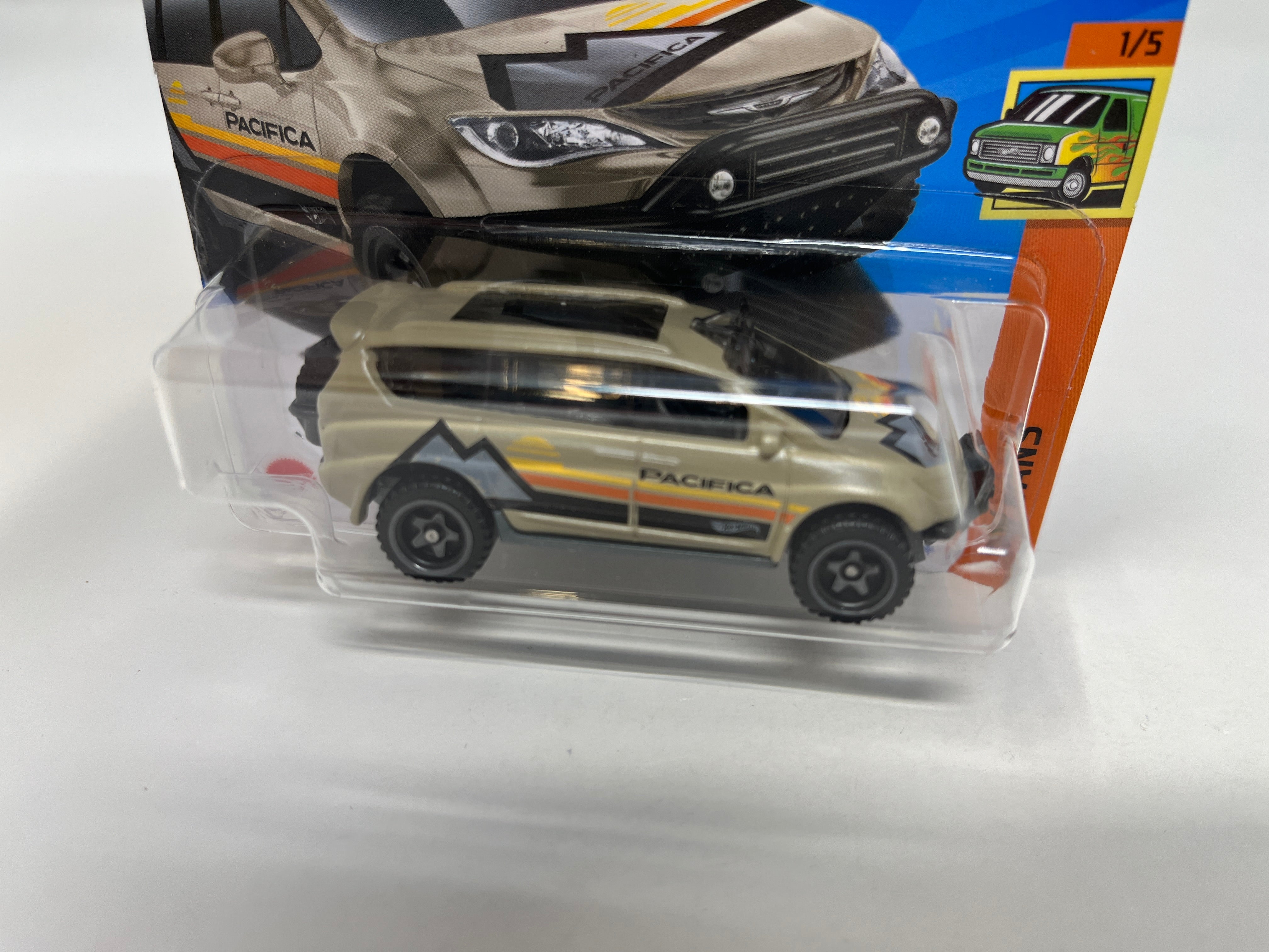 Chrysler Pacifica #182 * Tan * 2024 Hot Wheels SHORT CARD Case L、mySite、hgirdovlk
