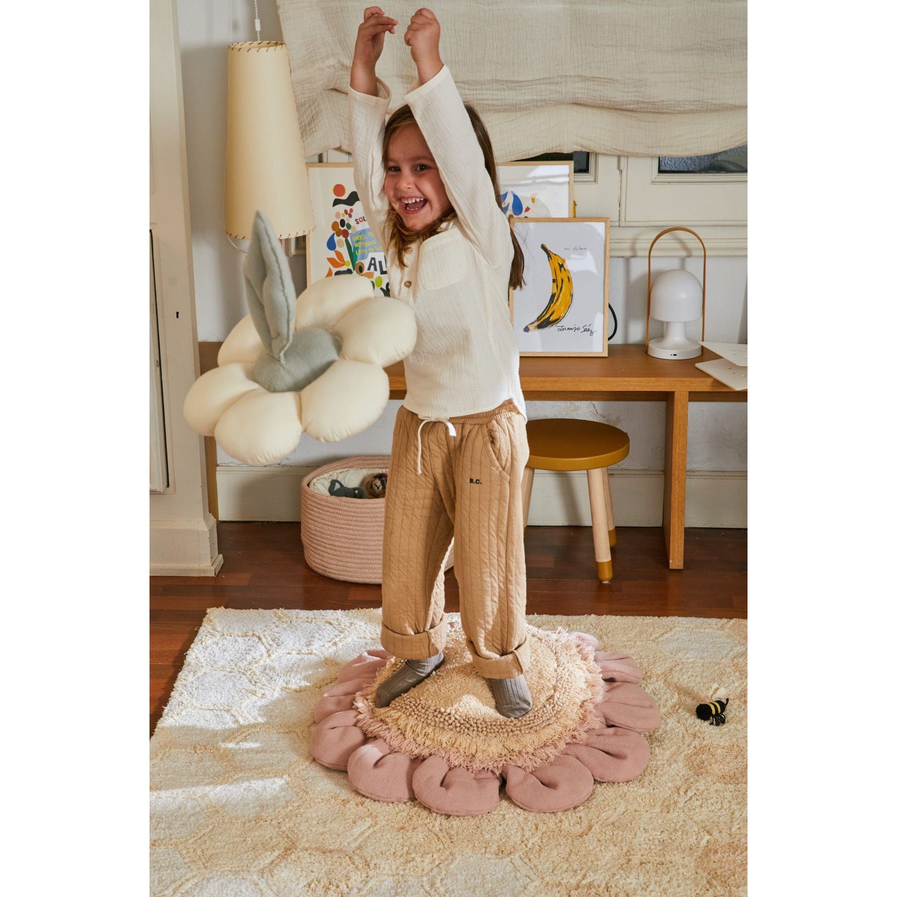 Planet Bee Pink Daisy Floor Cushion、mySite、gigharbornorthrealestate