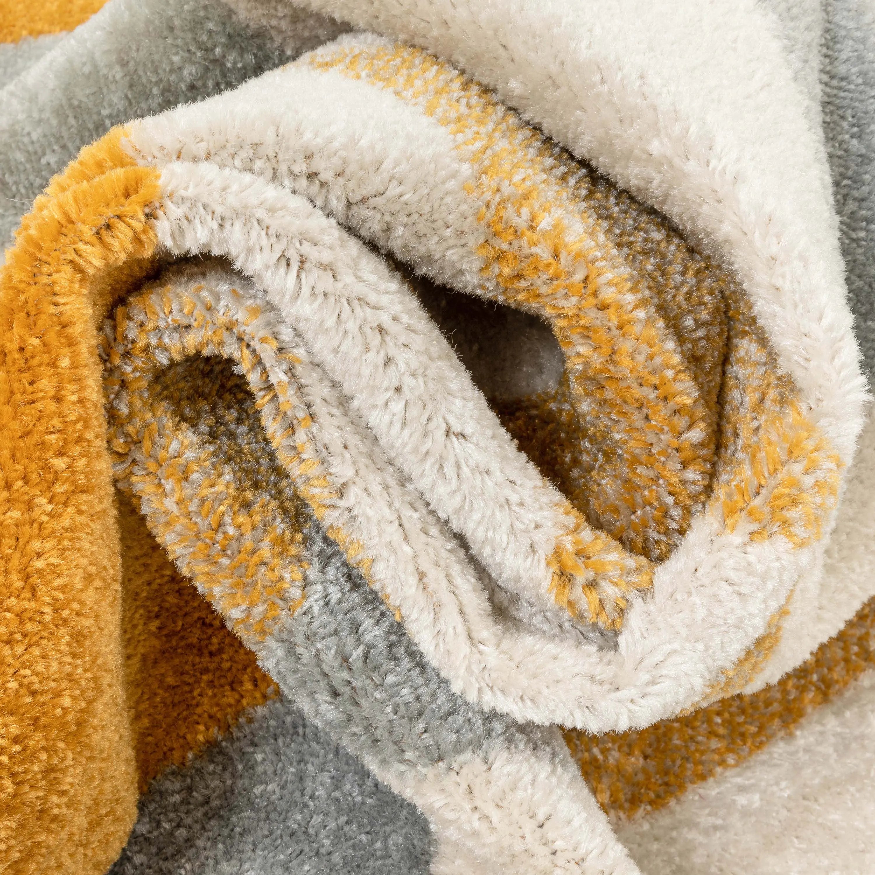 Alvin Gold Modern Geometric Rug、mySite、gigharbornorthrealestate