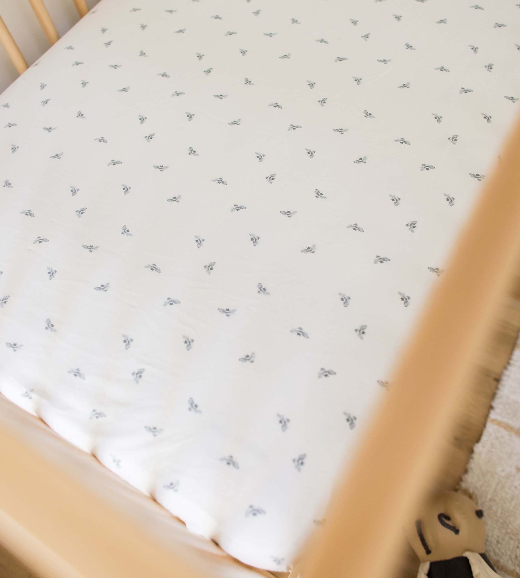  Golden Bee Organic Cotton BEESNUG® Fitted Crib Sheet - Quarry、mySite、layawaytickets