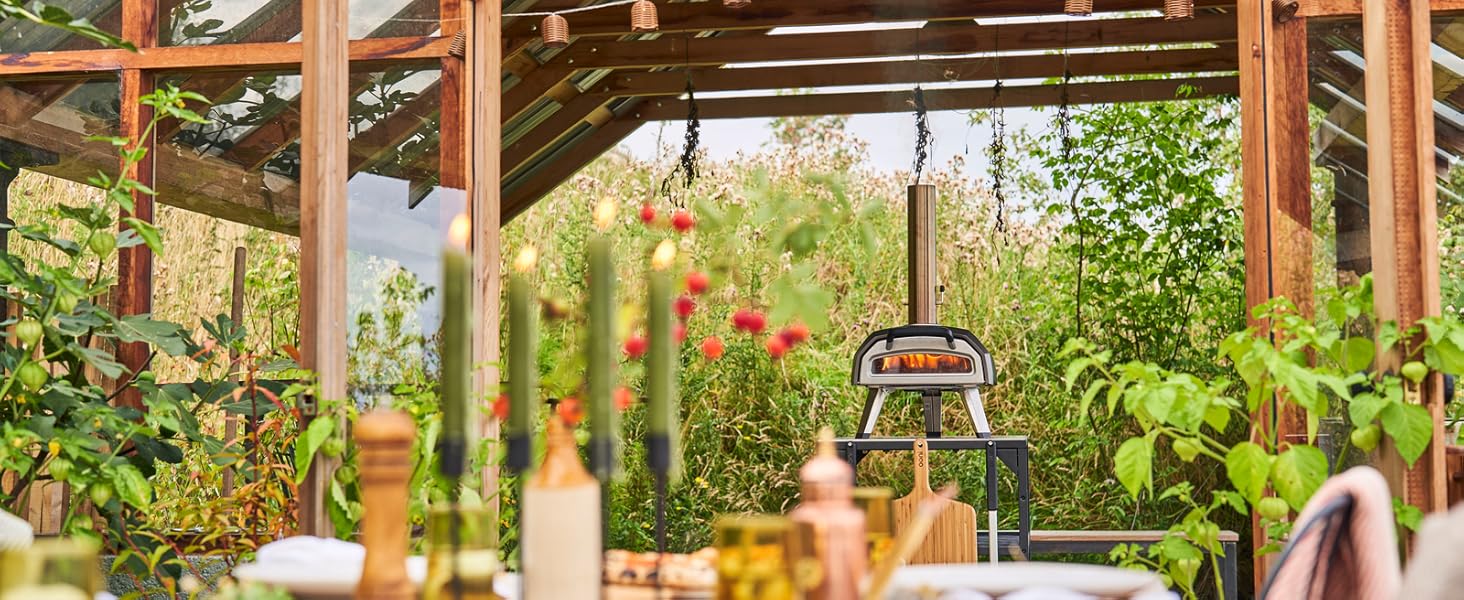 Ooni Karu 2 outdoor pizza oven