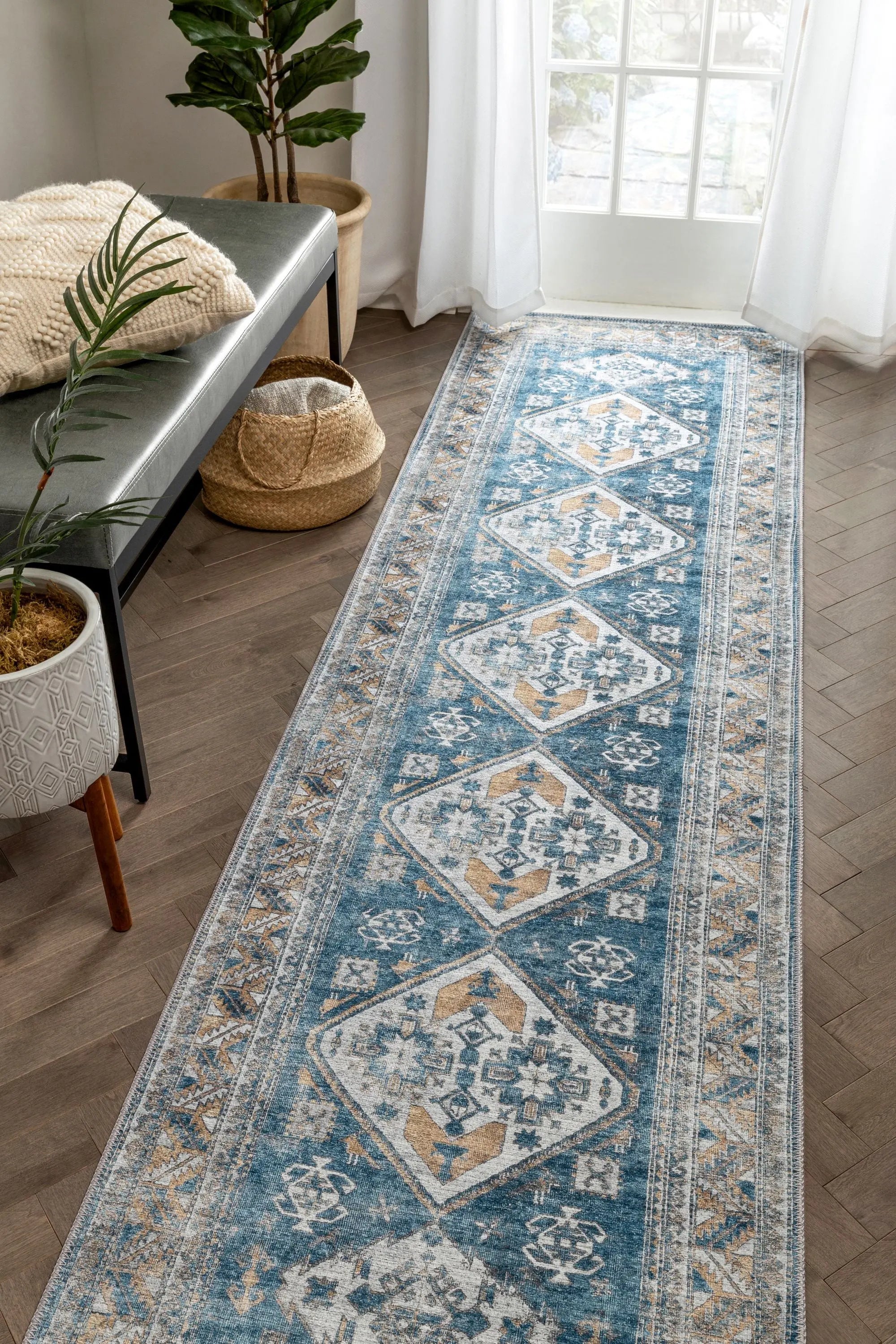 Habra Machine Washable Vintage Medallion Oriental Light Blue Flat-Weave Distressed Rug、mySite、gigharbornorthrealestate