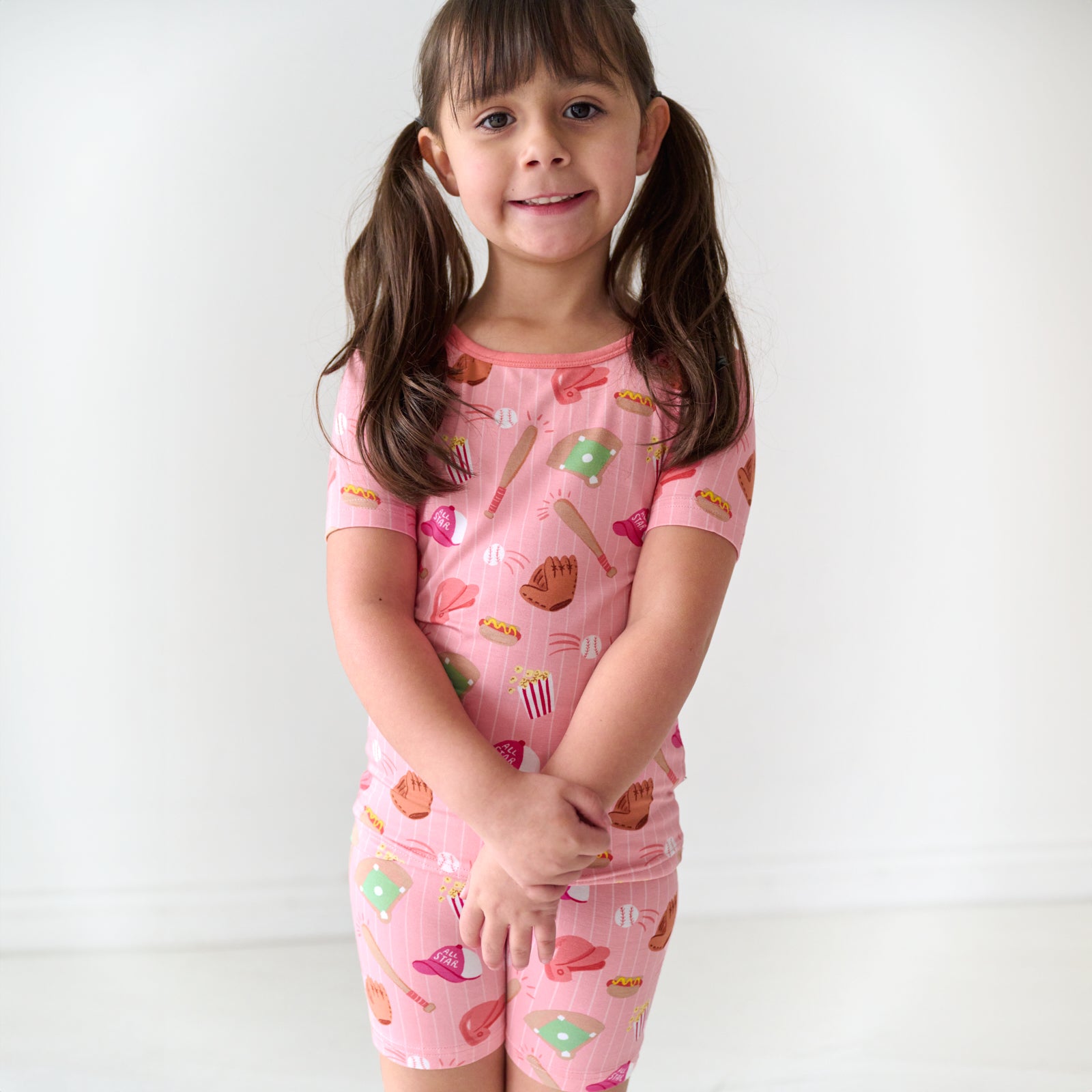 Pink All Stars Two-Piece Short Sleeve & Shorts Pajama Set、mySite、g9winljtr