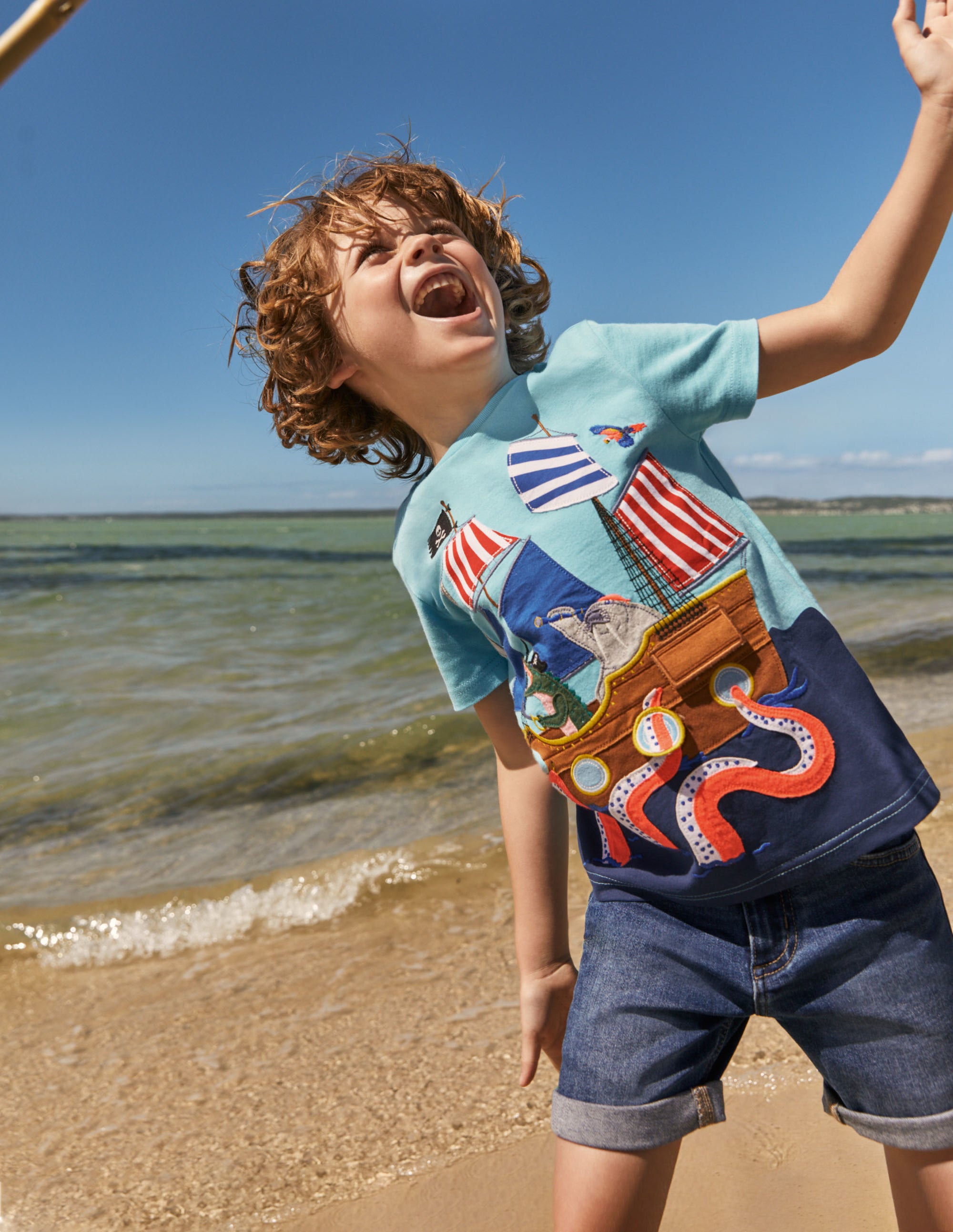  Lift-the-flap Beach T-shirt-Aqua Blue Pirate Ship、mySite、ashleygrahame