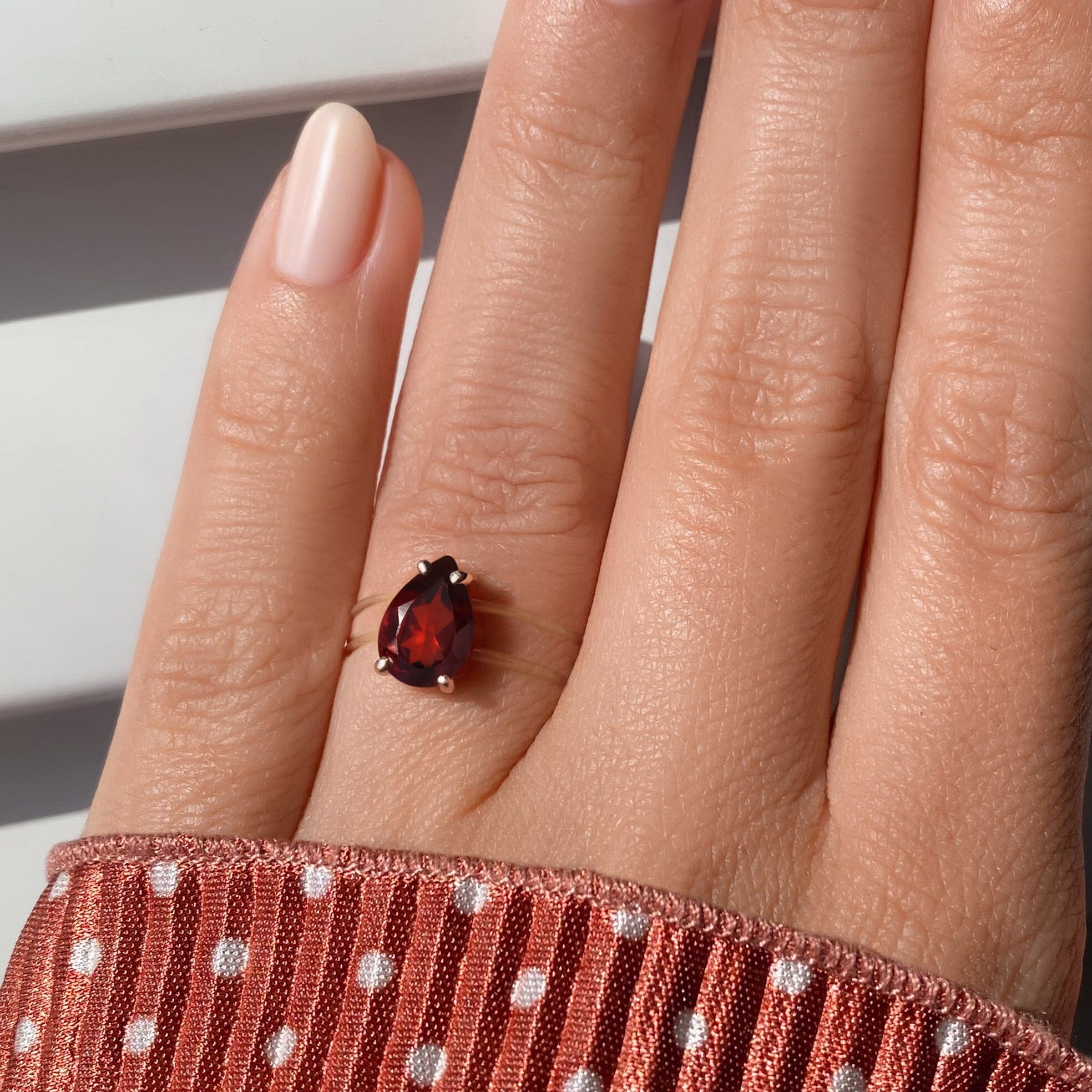 Garnet Ring Floating Sway - January Birthstone、mySite、hinf8tx79