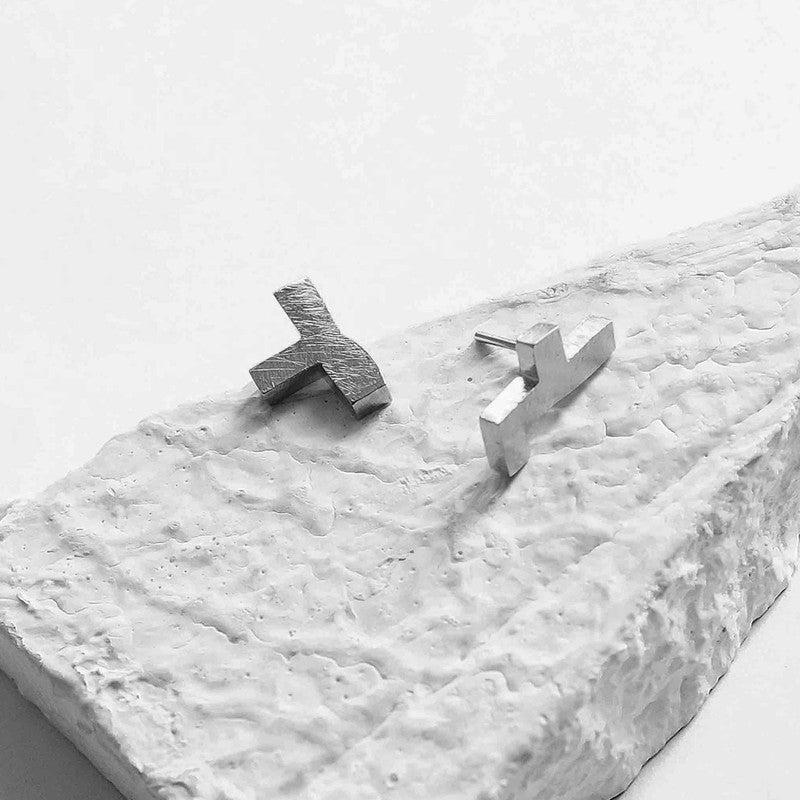 Brass Leku Stud Earrings、mySite、camillekostekn