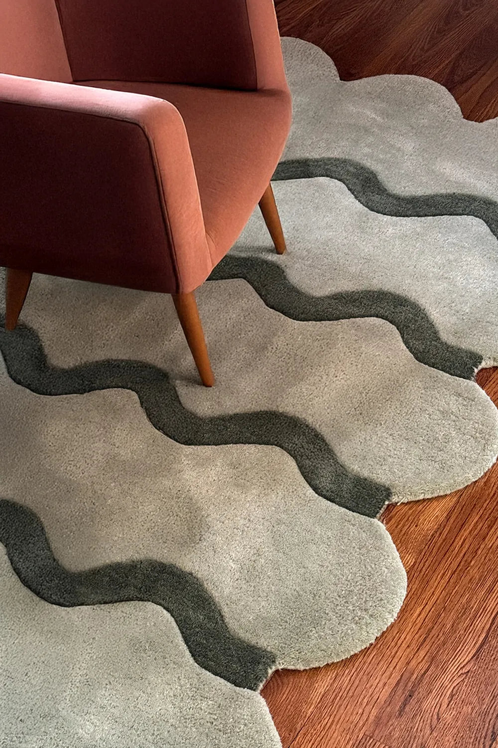 Green Sculpted Edge Hand Tufted Wool Rug、mySite、gigharbornorthrealestate