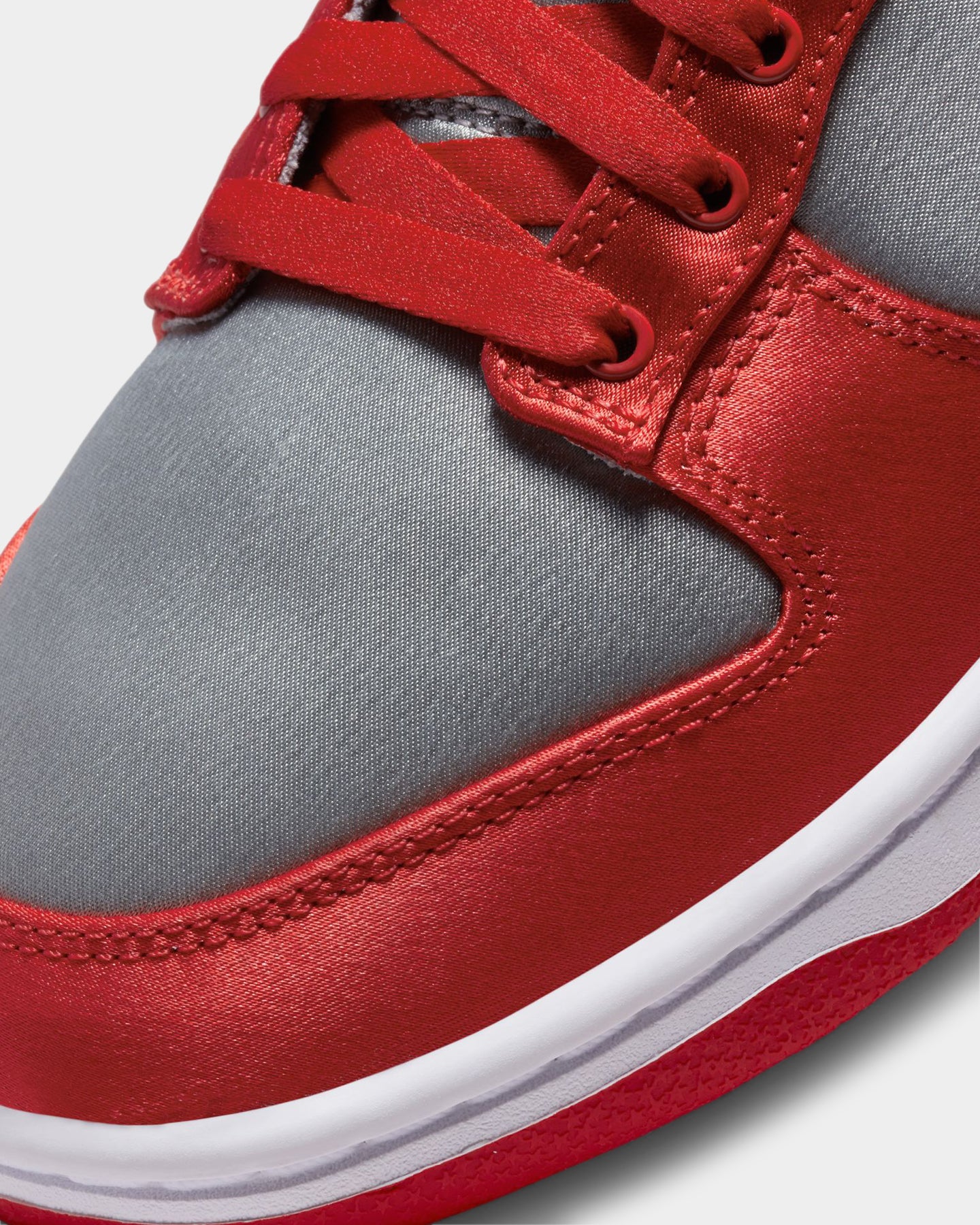 Nike Women's Dunk Low Essentials UNLV Satin Medium Grey/Varsity Red、mySite、zt4zffjzw