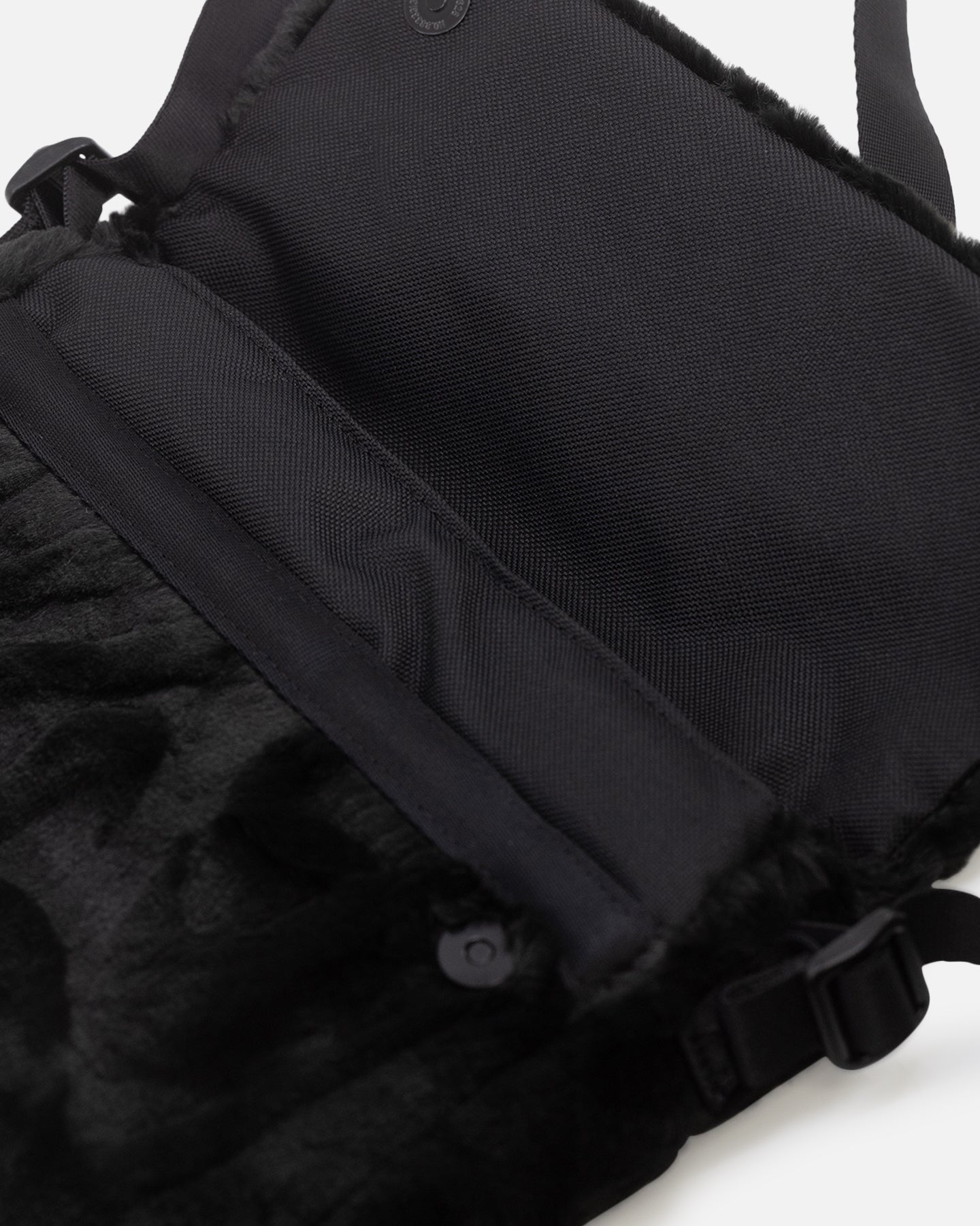 Nike Faux Fur Crossbody Bag (1L) Black/Black、mySite、zt4zffjzw