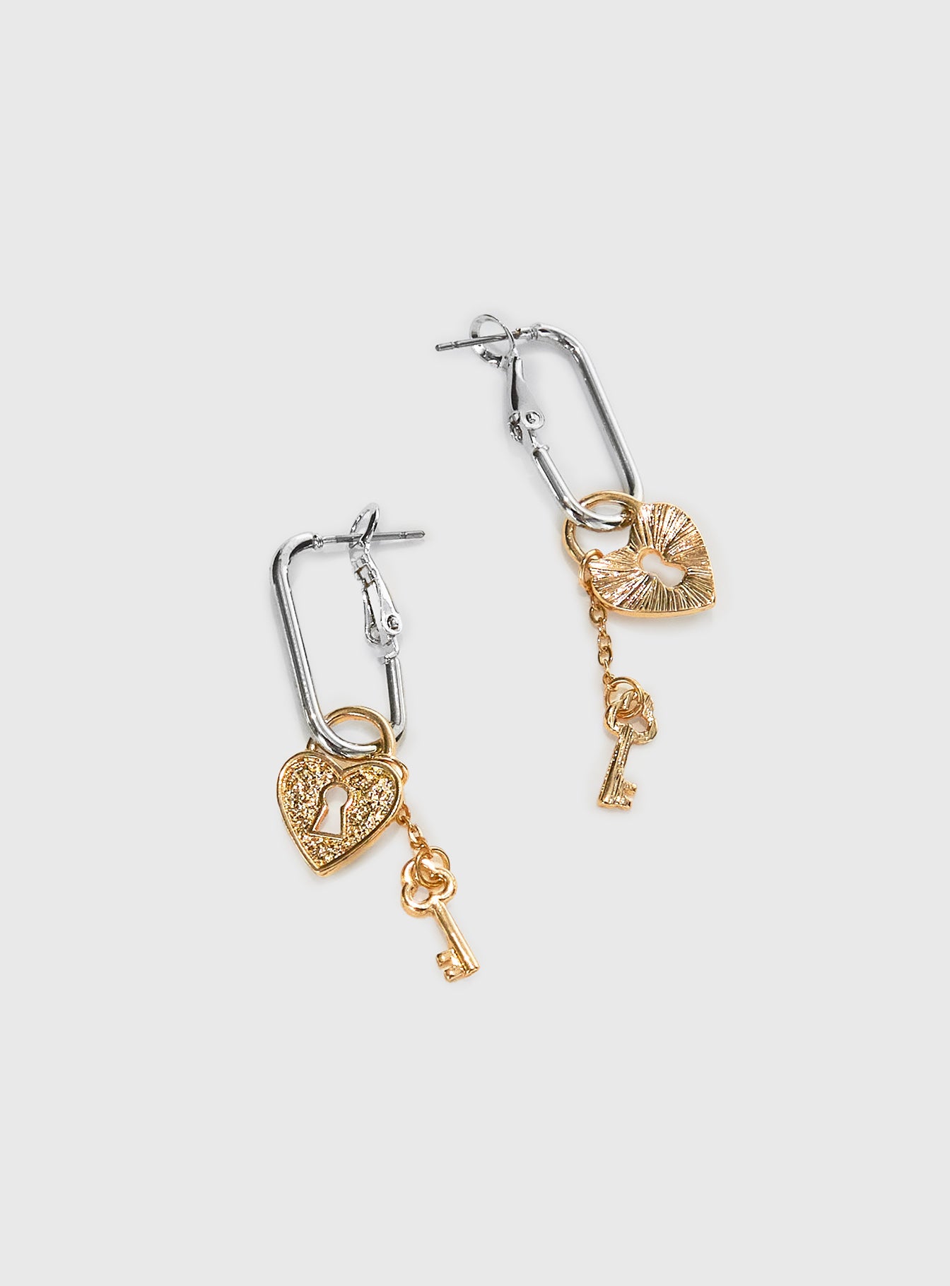 Really Love Her Earrings Gold、mySite、solidvoid