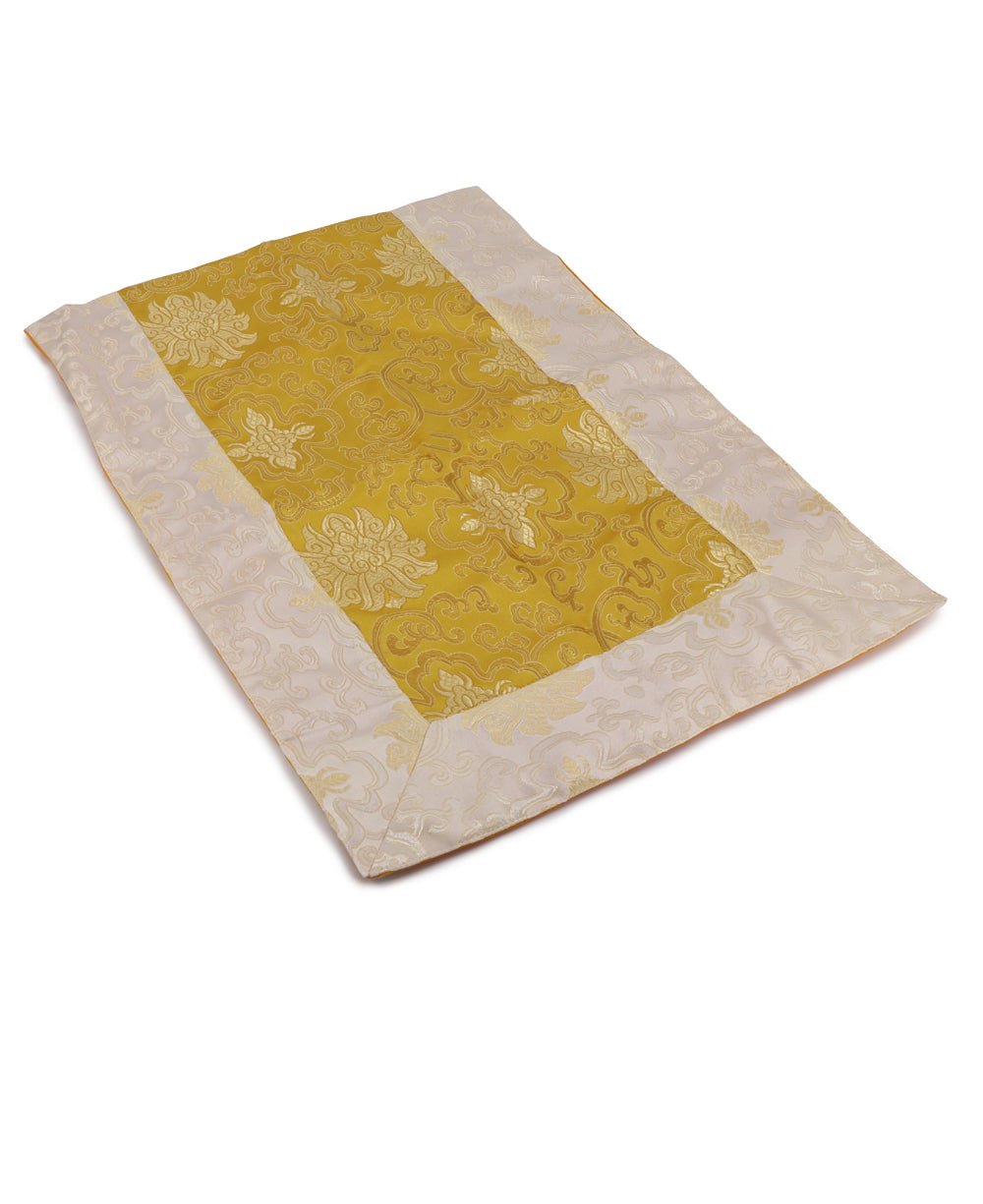 Yellow and White Brocade Altar Runner、mySite、topwebapps