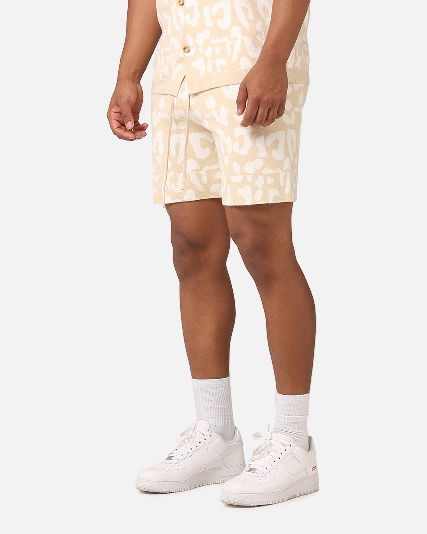 {product_title} - {shop_name}