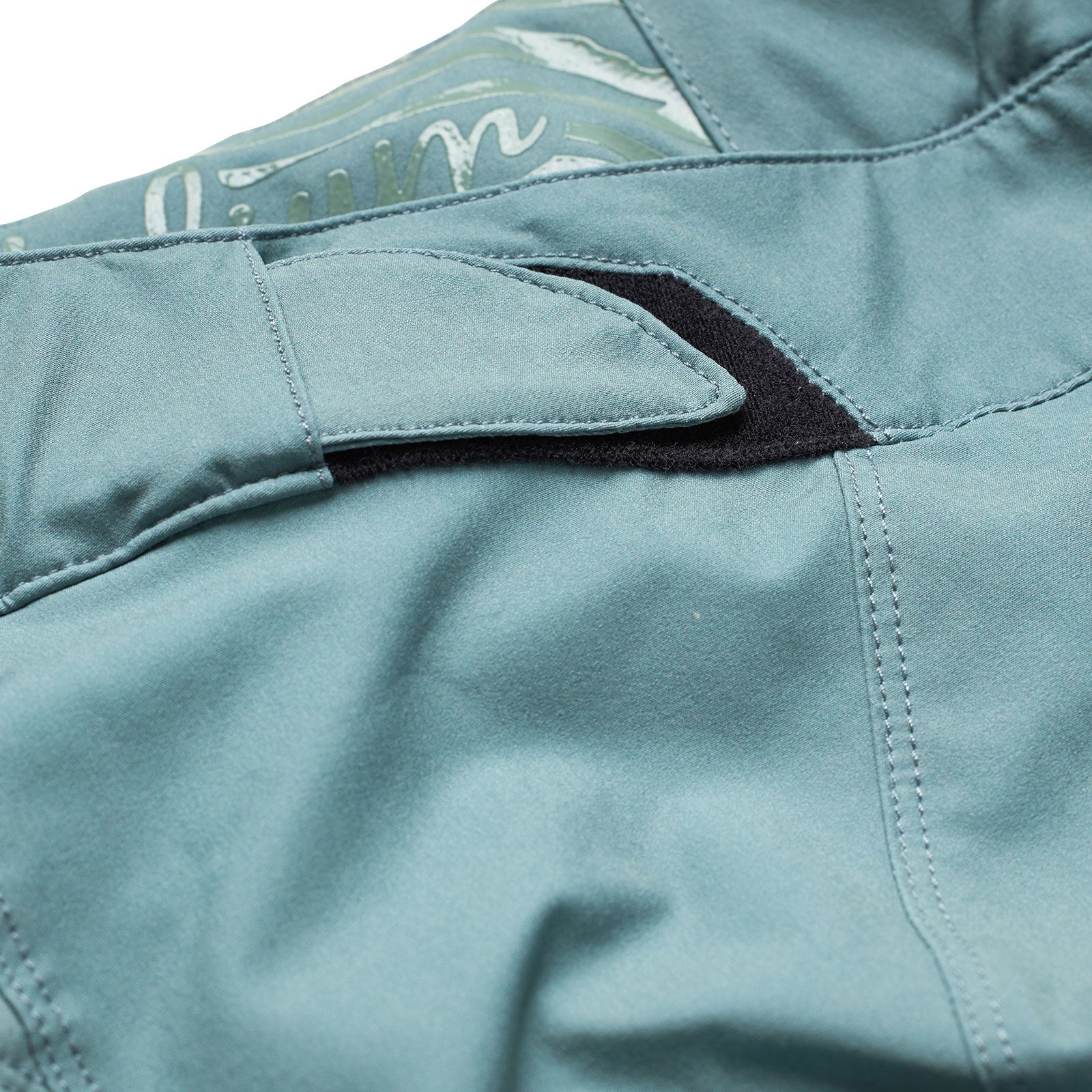 Womens Lilium Short No Liner Solid Steel Green、mySite、dreamappss