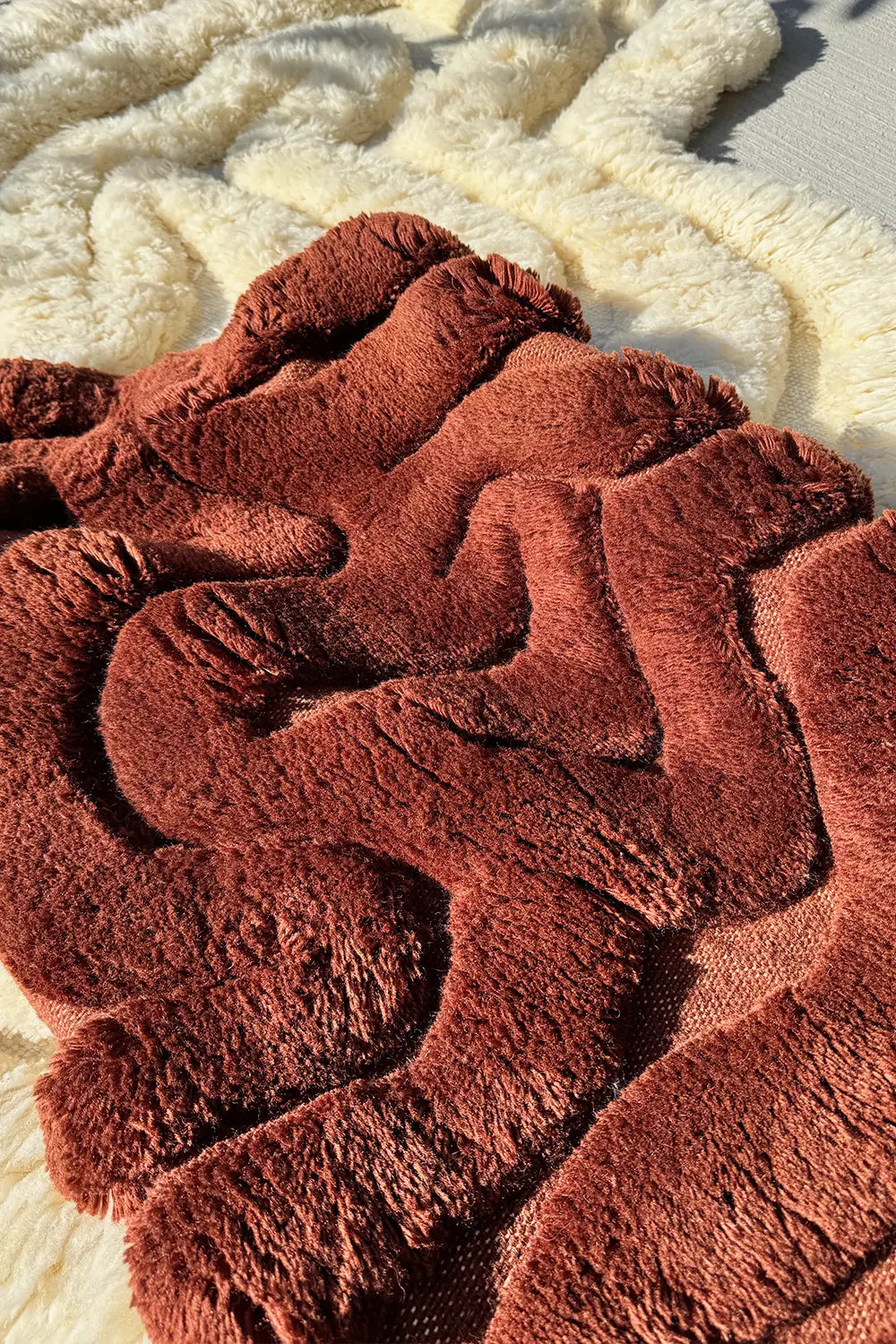 Rolling Tides Organic Shaped Shag Wool Rug、mySite、gigharbornorthrealestate