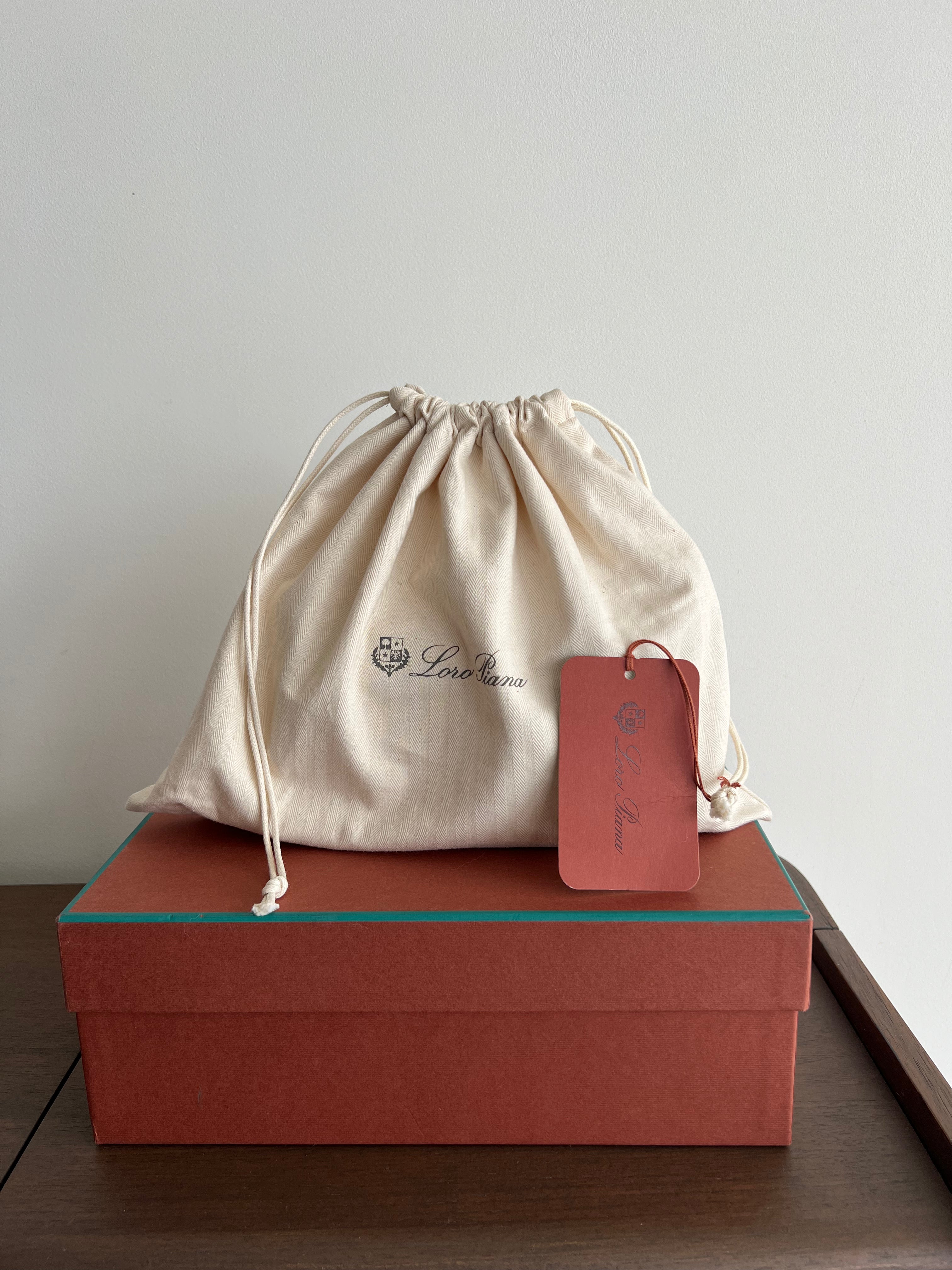 Loro Piana Extra Pocket Pouch L19 (Natural / Lotus Root)、mySite、garminoutage.com