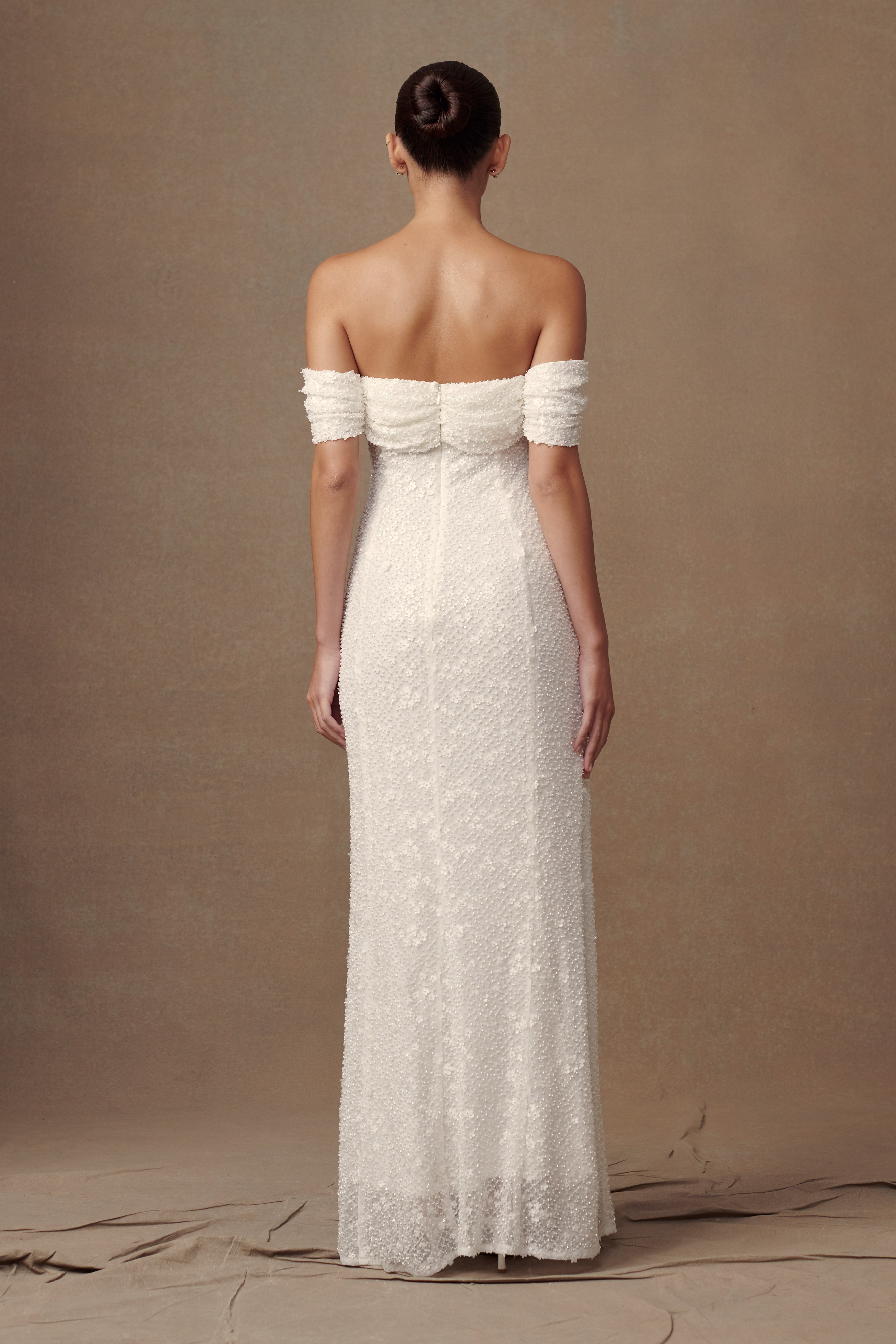 Priyanka Daisy Beaded Off Shoulder Wedding Gown - White、mySite、solidvoid