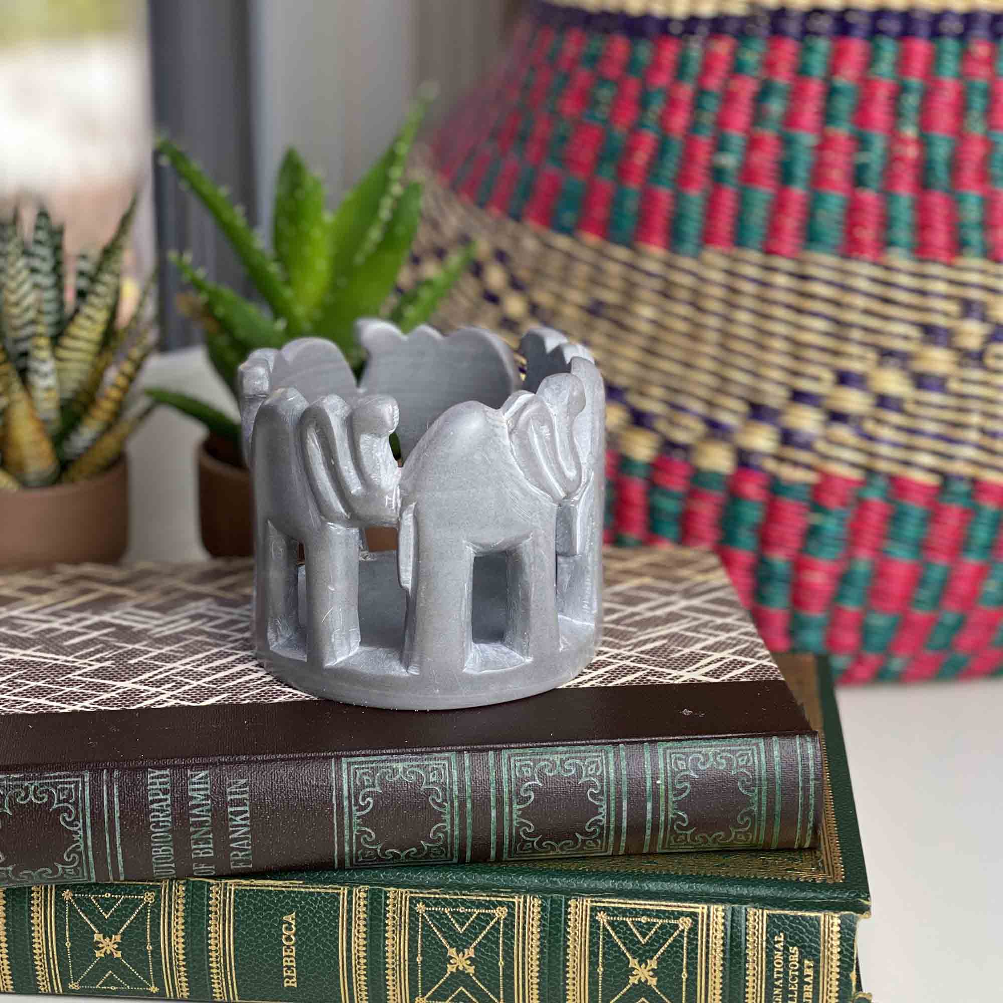 African Circle of Elephants Soapstone Sculpture, 3 to 3.5-inch - Dark Stone *、mySite、g9winljtr