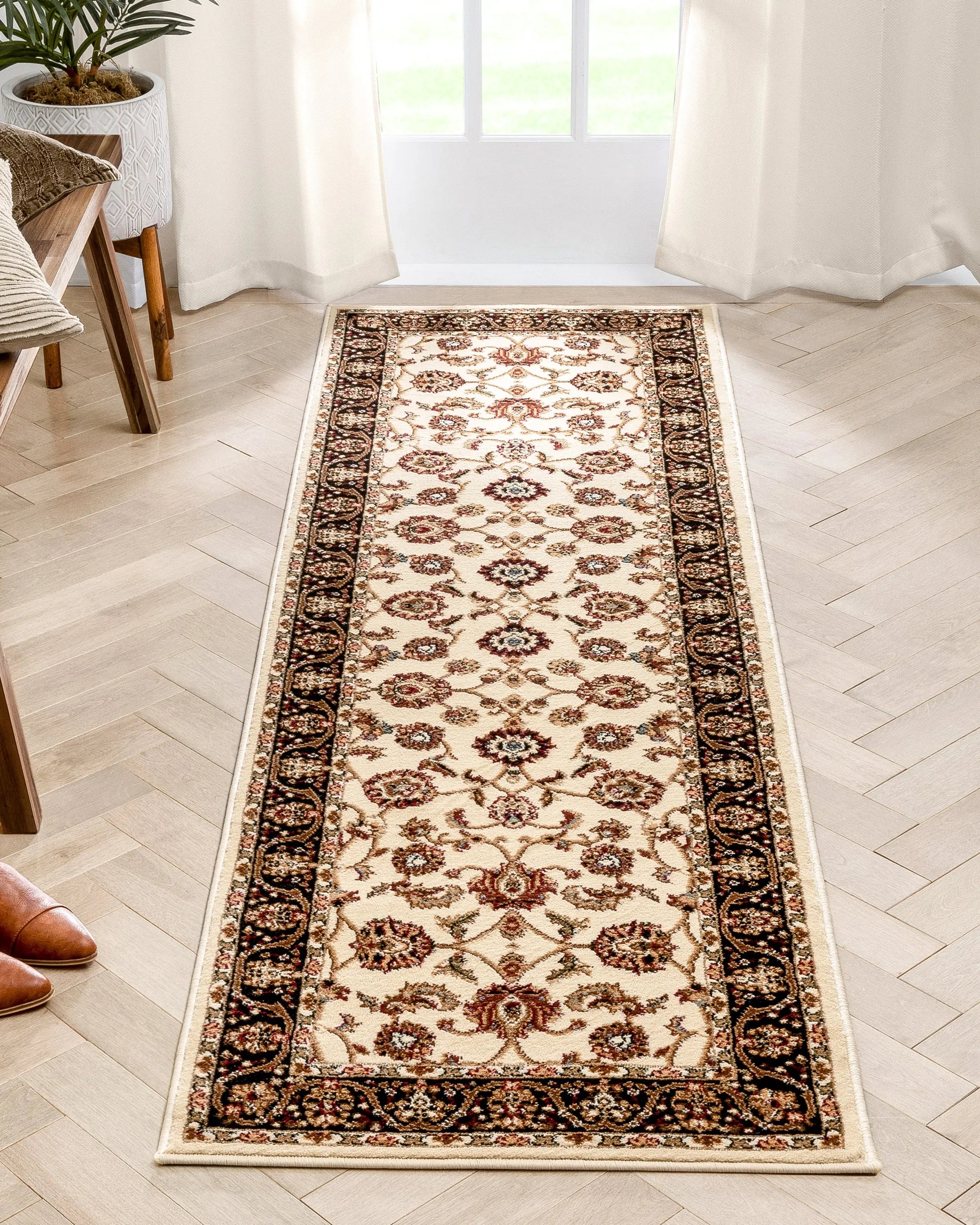 Sarouk Ivory Traditional Rug、mySite、gigharbornorthrealestate
