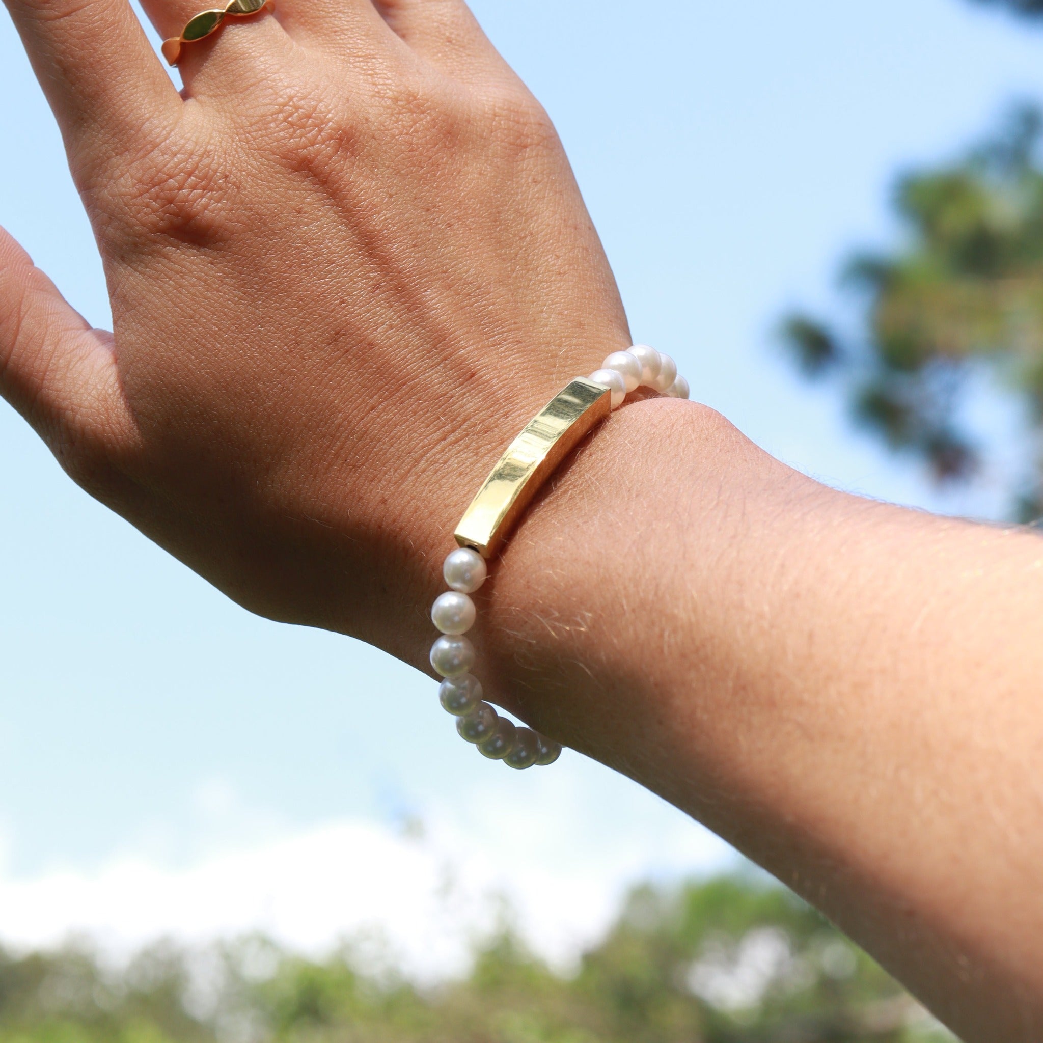 18K Gold PVD Stainless Steel Pearl Engravable Stretch Curved Bar Bracelet / SBB0321、mySite、dreamappss