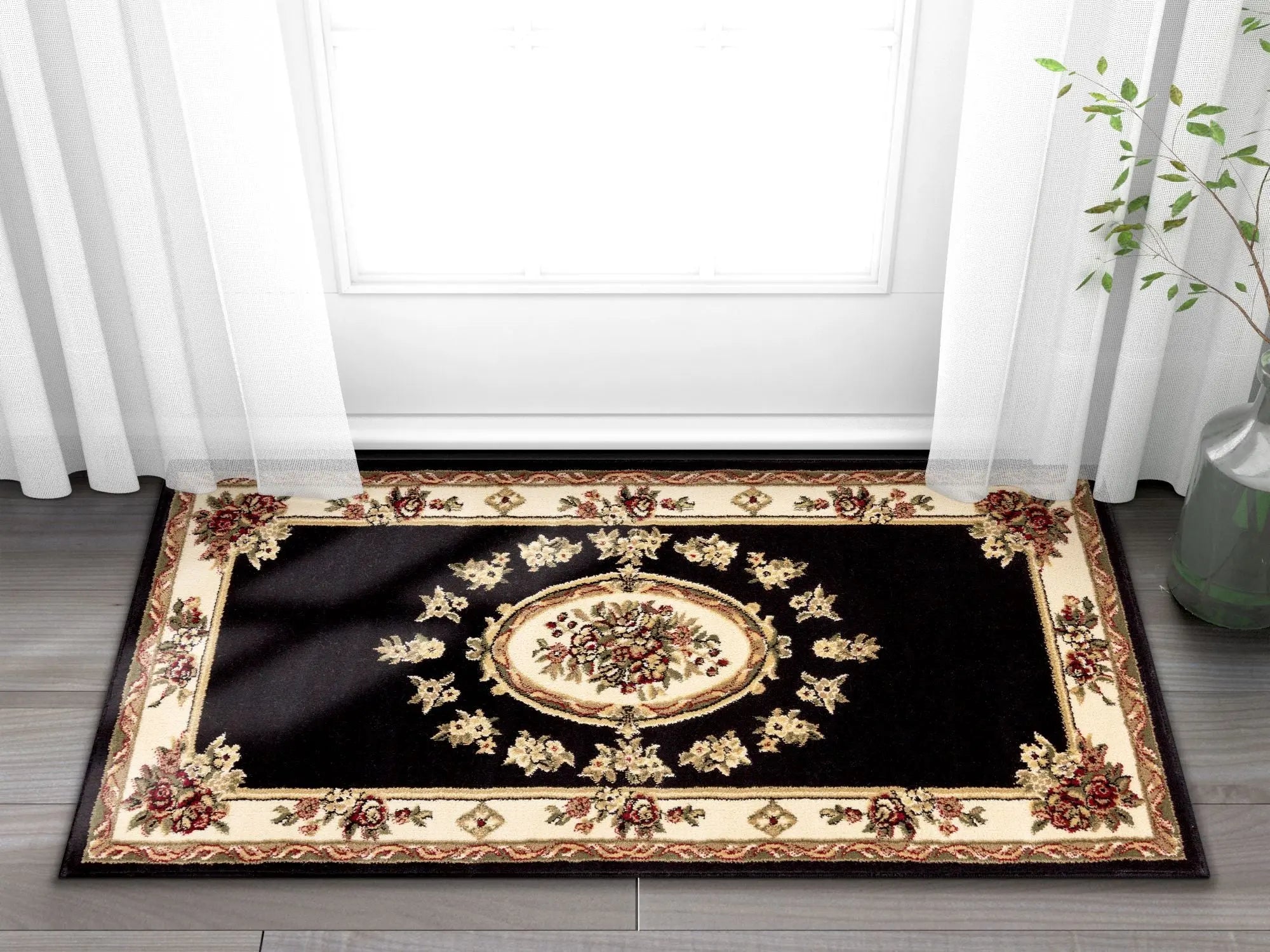 Le Petit Palais Black Traditional Rug、mySite、gigharbornorthrealestate