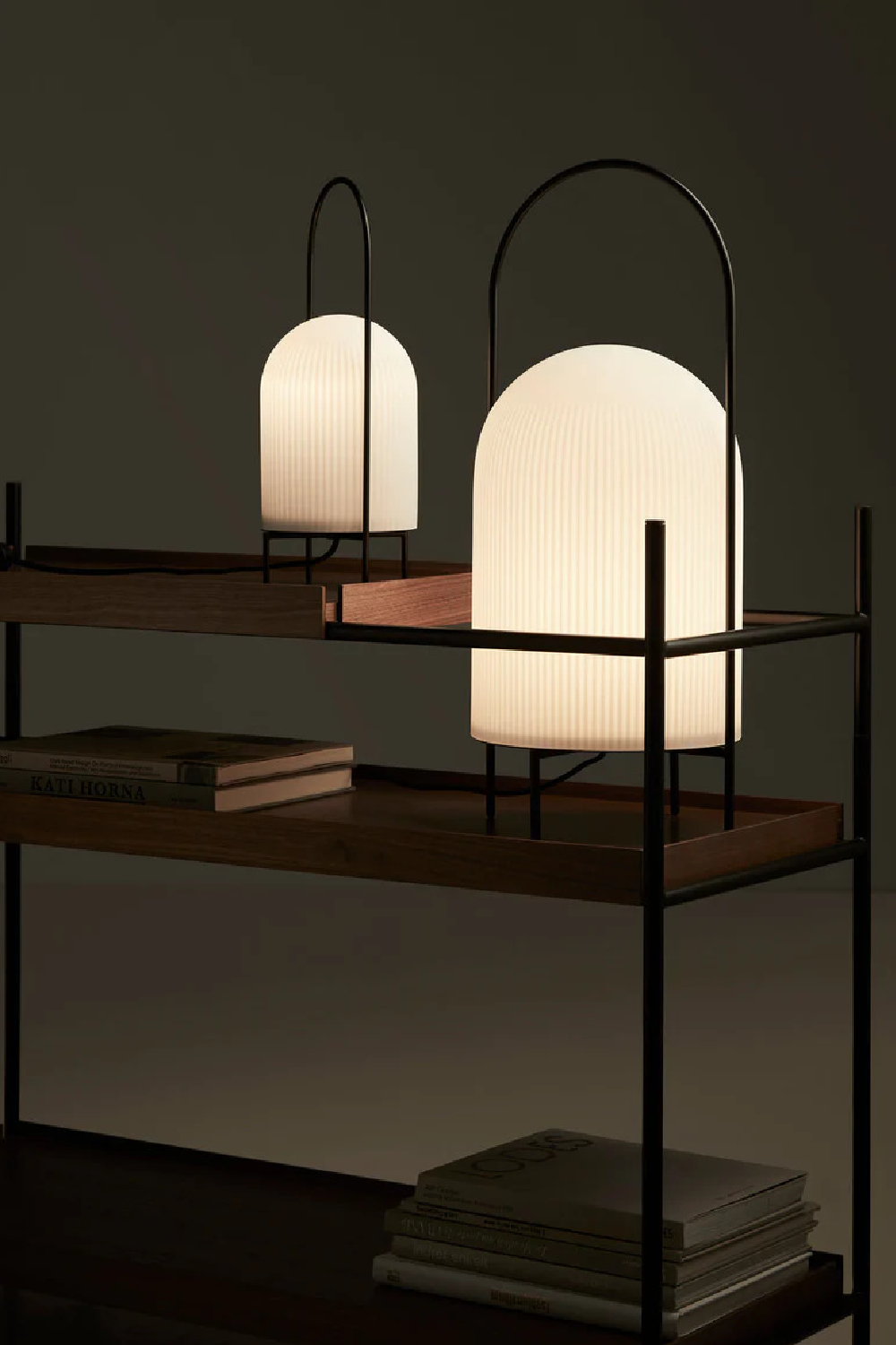 White Glass Contemporary Floor Lamp | WOUD Ghost、mySite、neckold