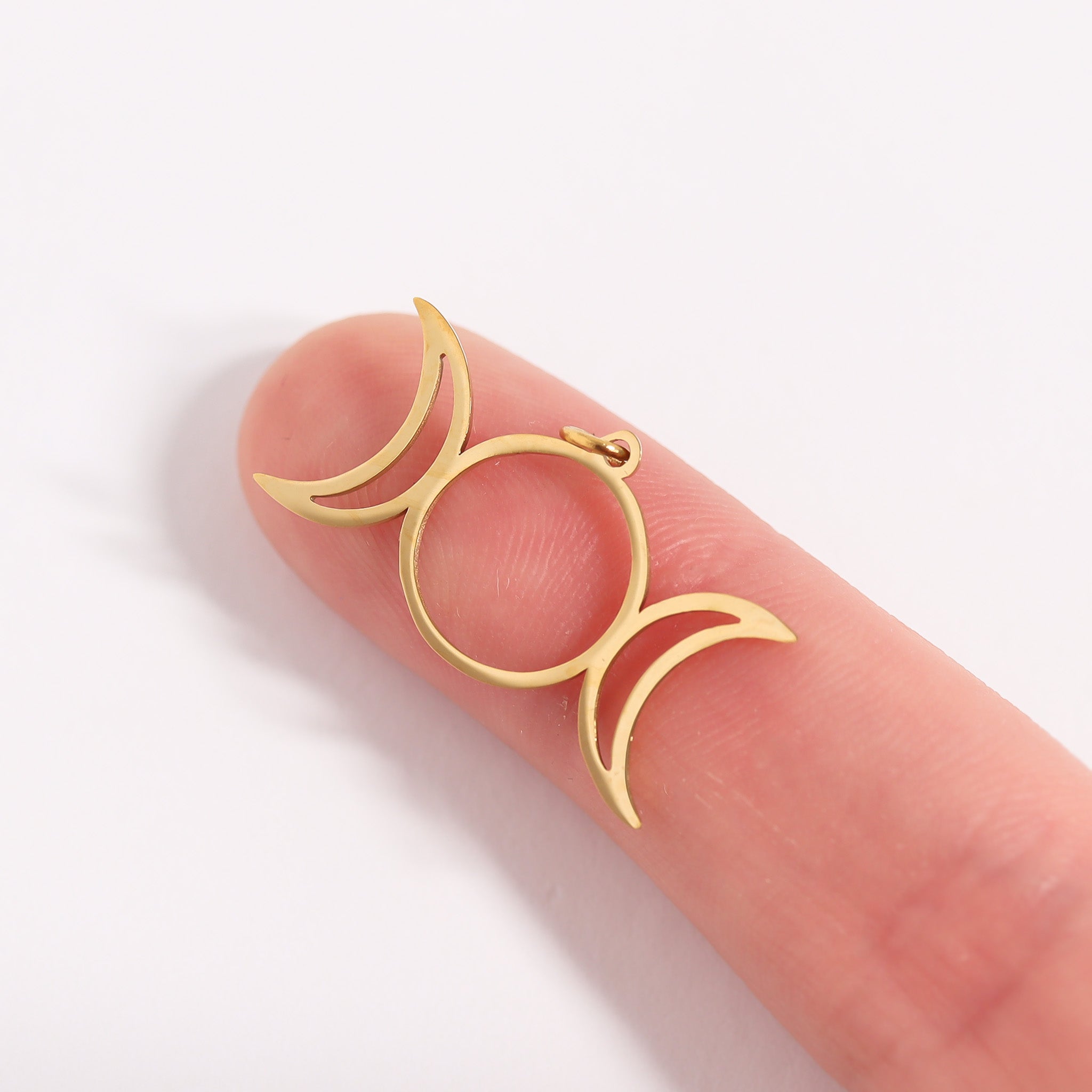 18K Gold PVD Stainless Steel Triple Moon Goddess Charm / PDL0178、mySite、dreamappss