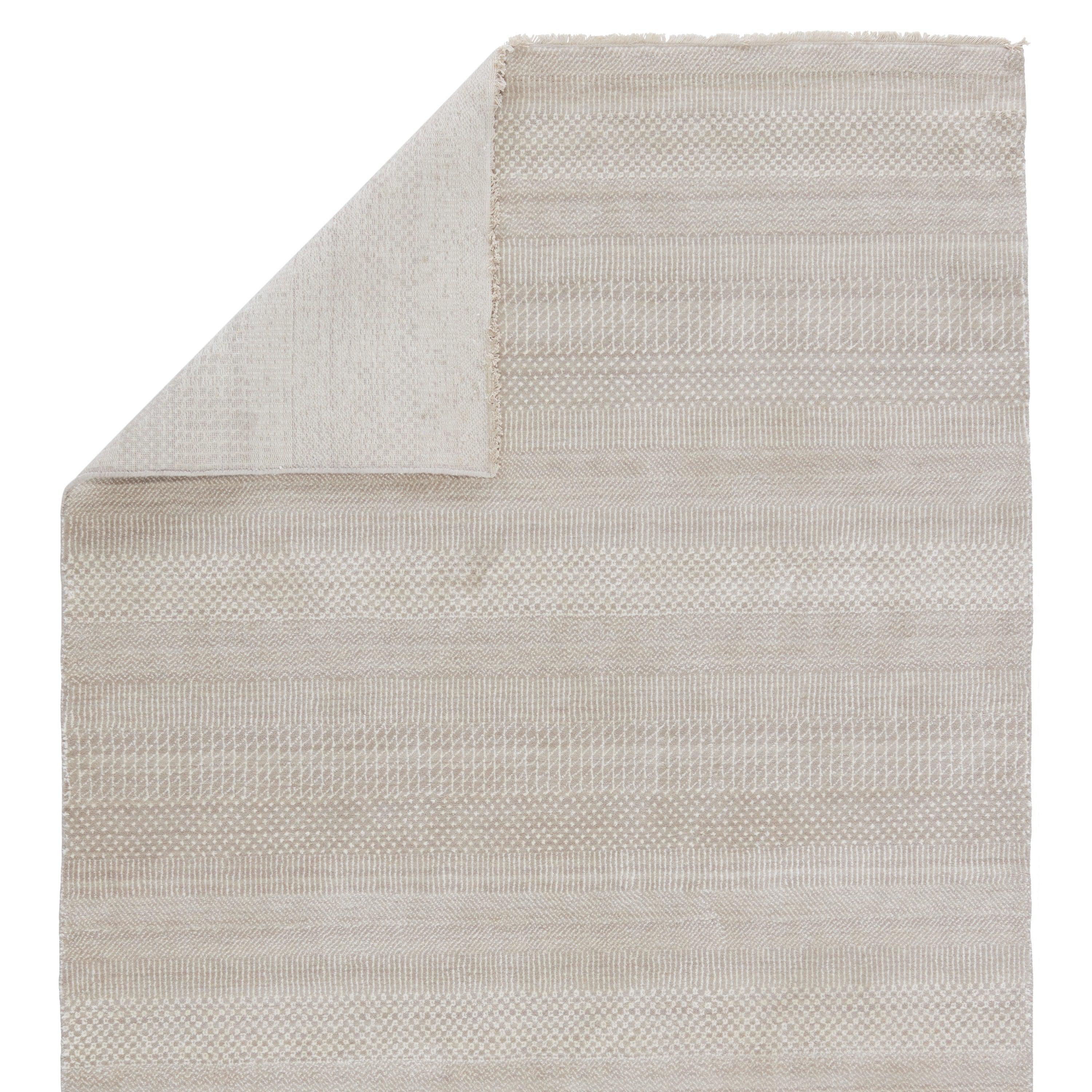 Adler Tribal Light Gray Ivory Area Rug、mySite、gigharbornorthrealestate