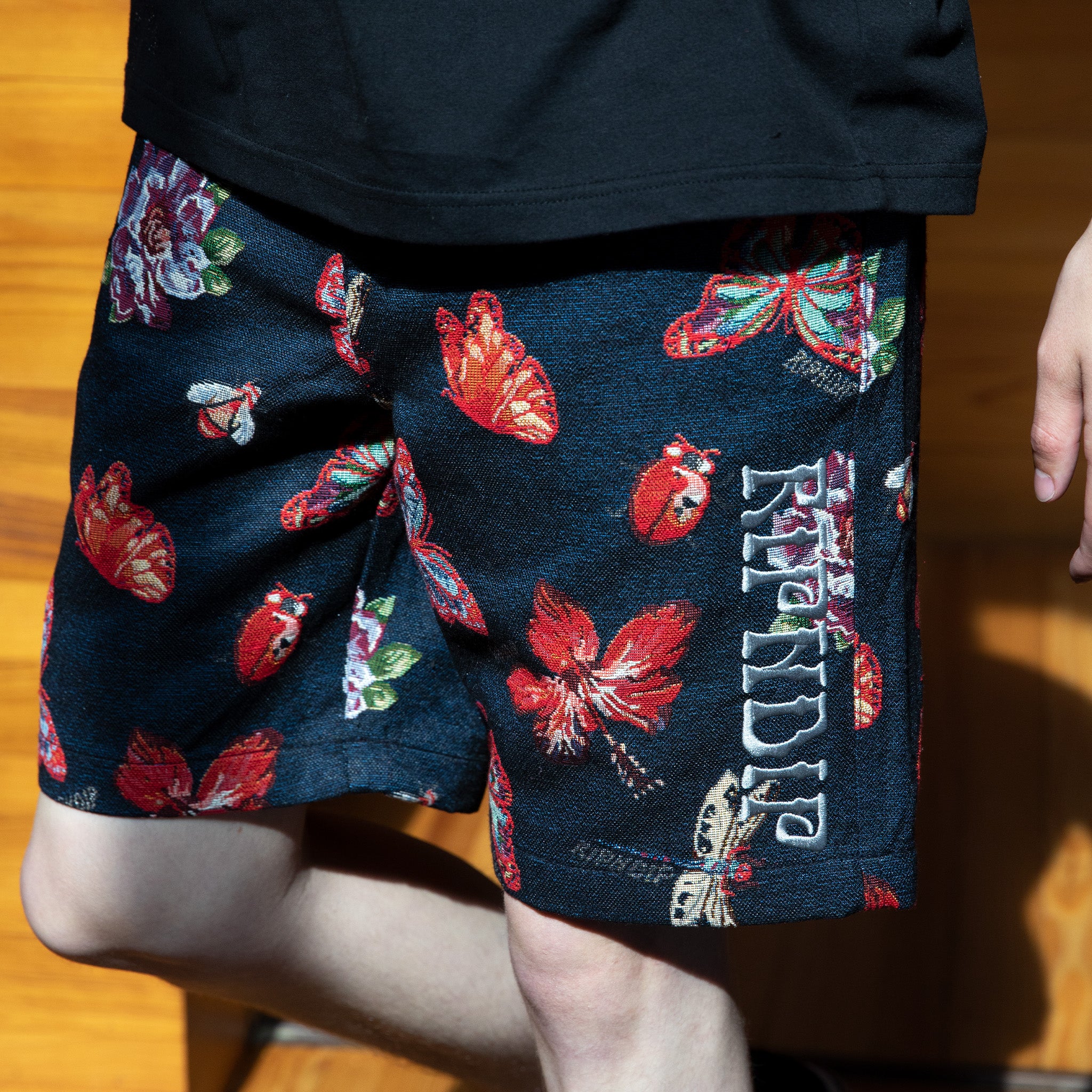  Monarch Butterfly Shorts (Black)、mySite、merchandisen