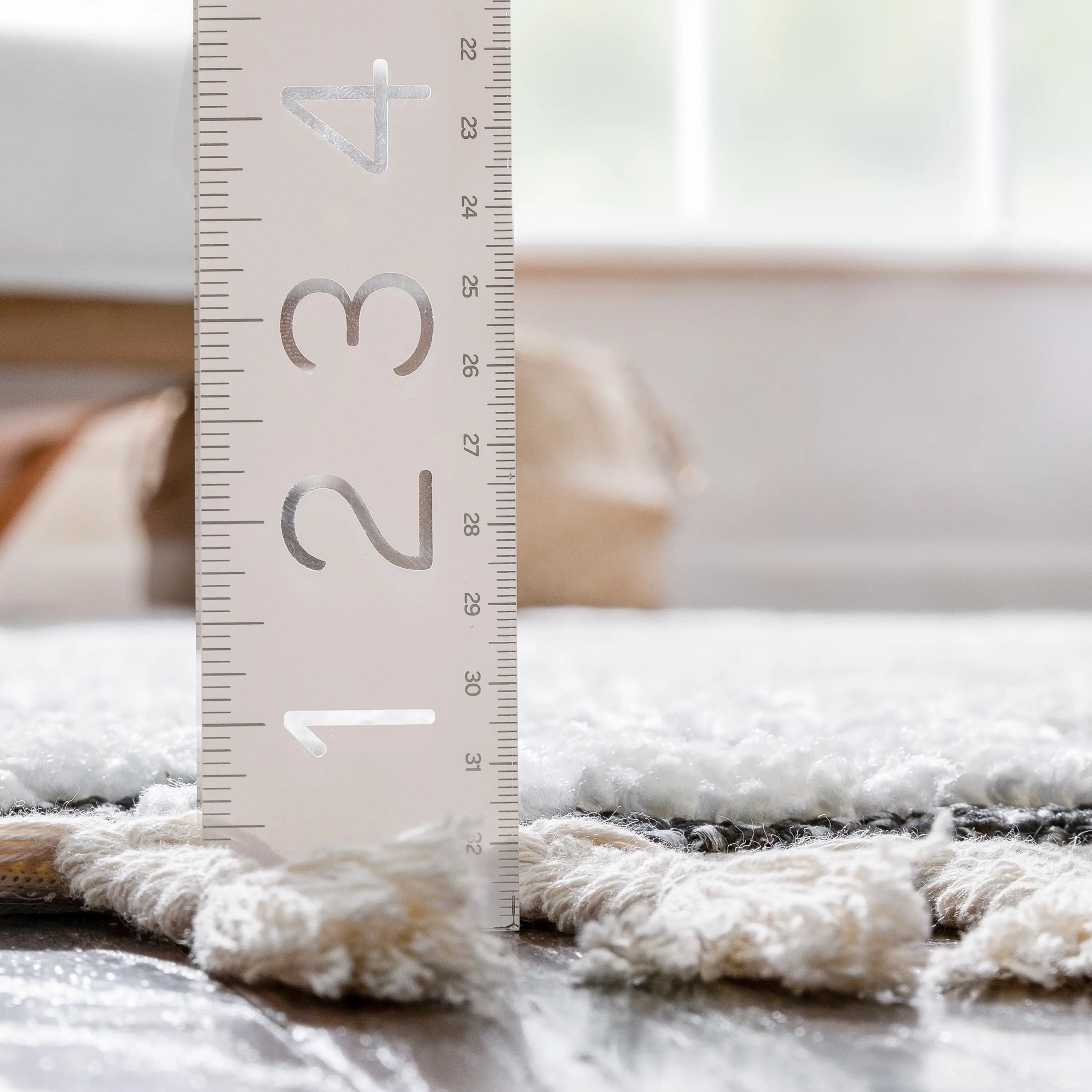 Eliana Tribal Geometric Chevron pattern Dark Grey White High-Low Textured Rug、mySite、gigharbornorthrealestate