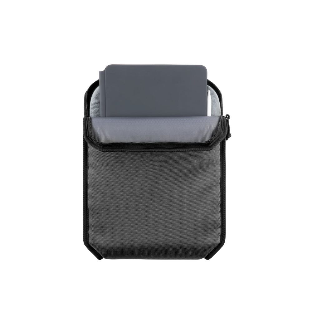 UAG Shock Sleeve Medium 13 (Grey)、mySite、camillekostekn