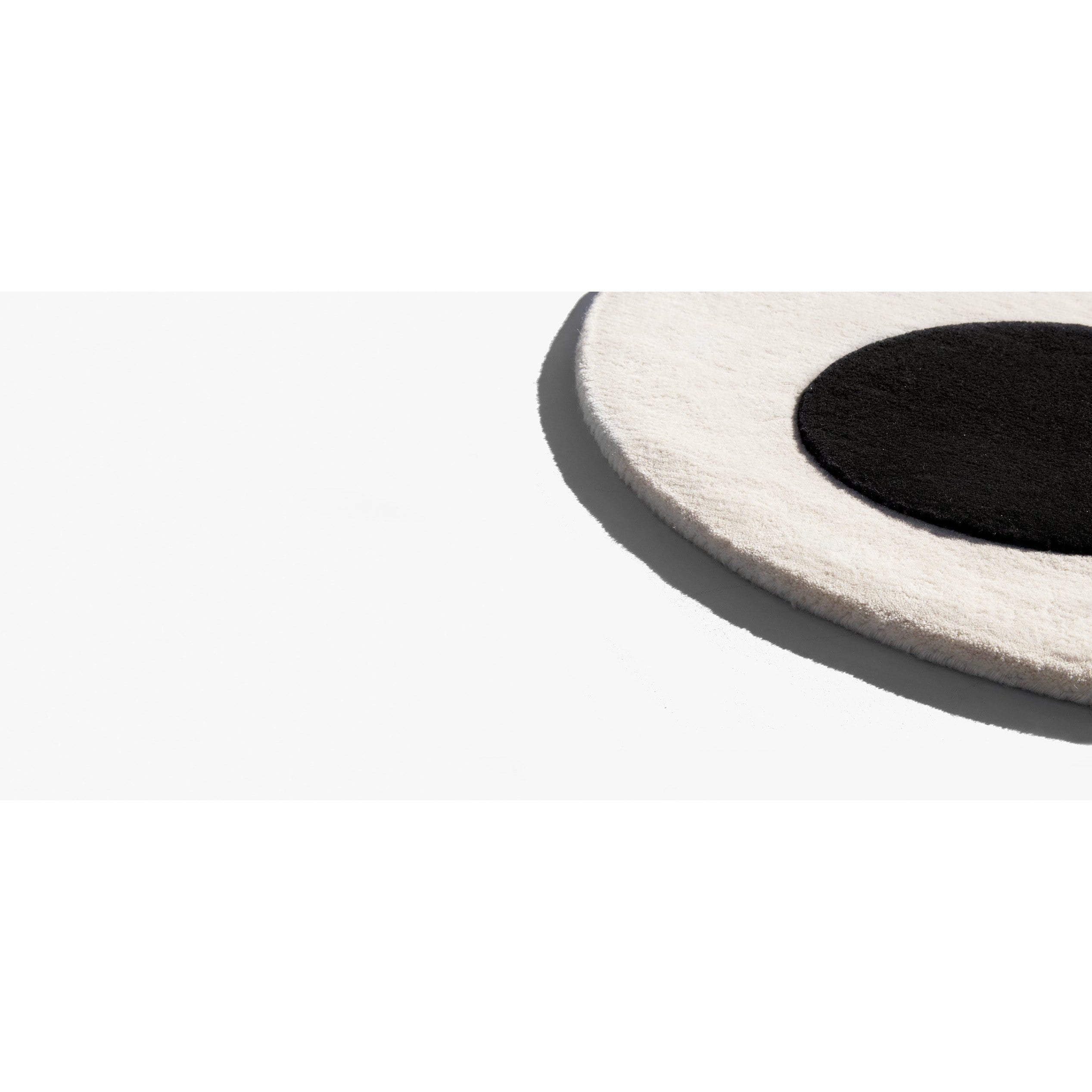 Eyes Area Rug、mySite、gigharbornorthrealestate