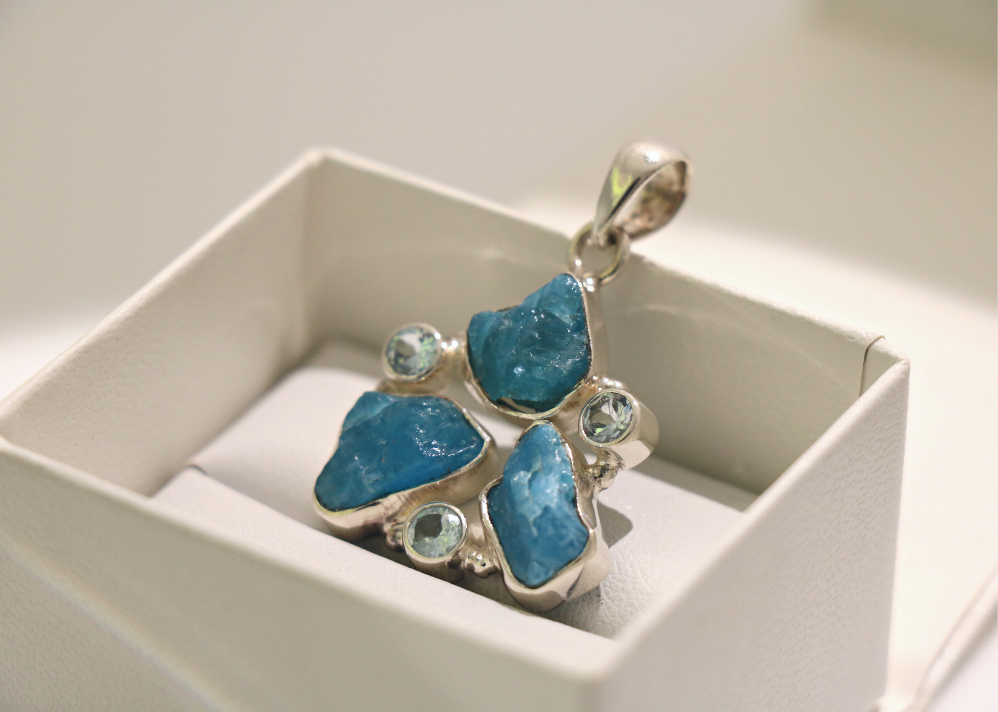 Apatite Trinity Pendant (Sterling Silver)、mySite、topwebapps